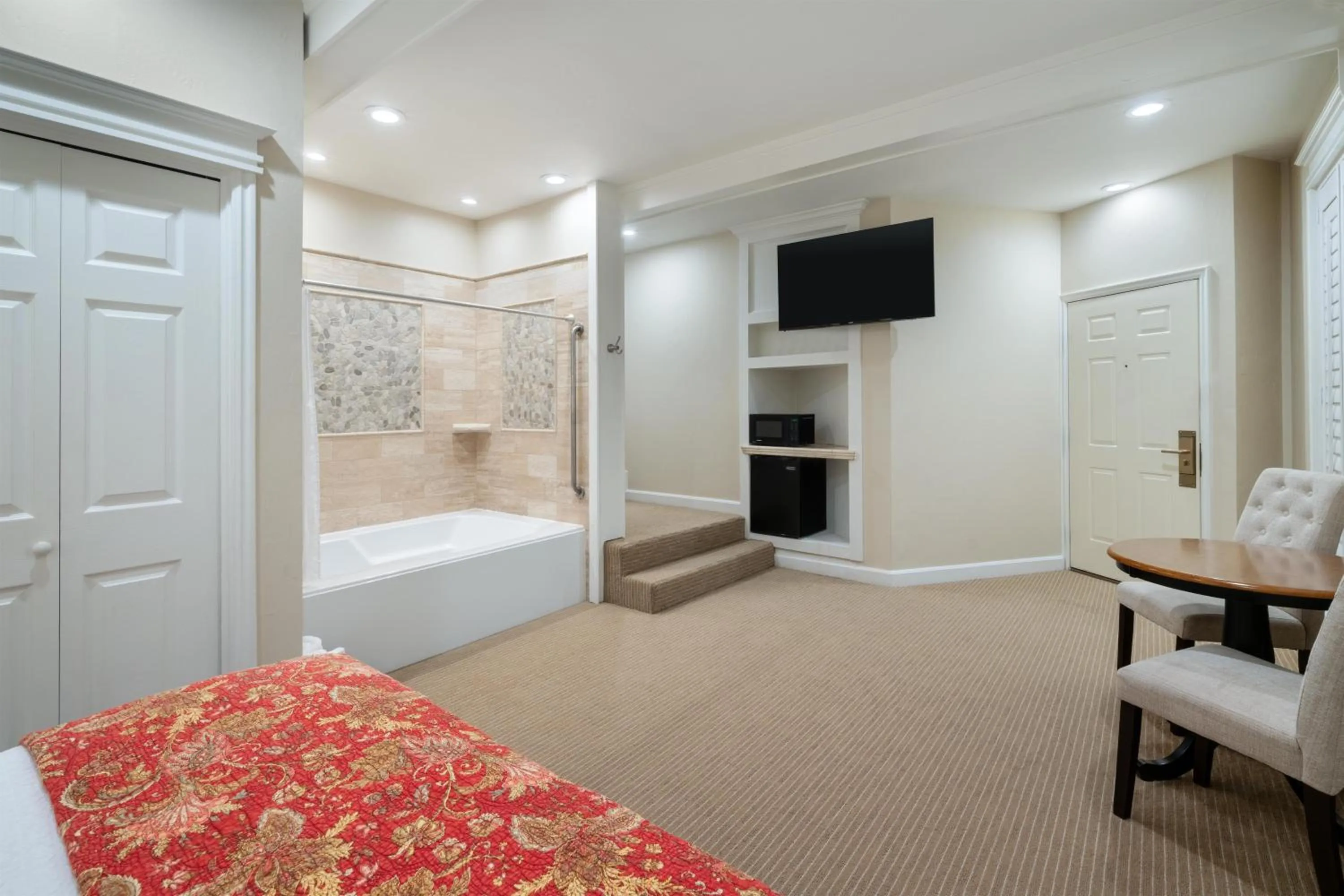 Bedroom, Bed in Best Western Grandma's Feather Bed