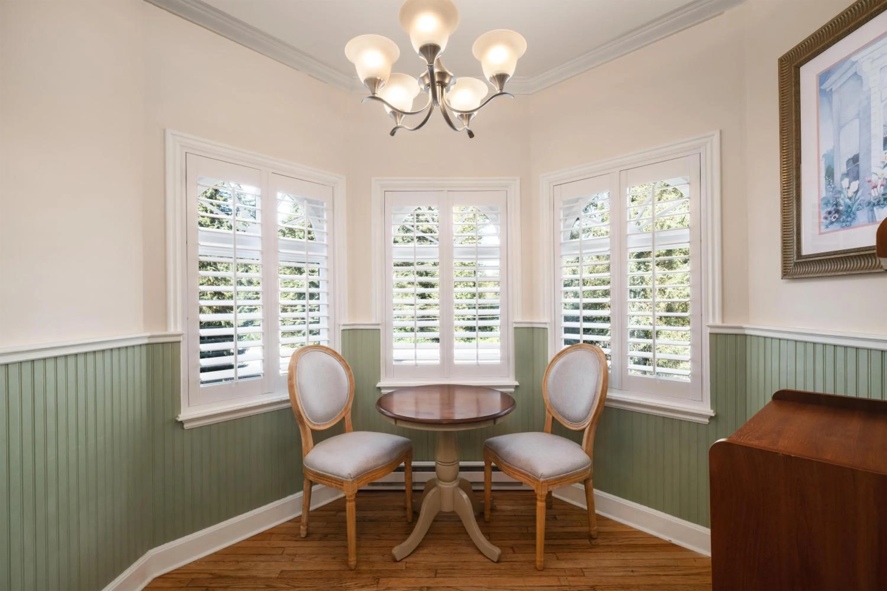 Bedroom in Best Western Grandma's Feather Bed