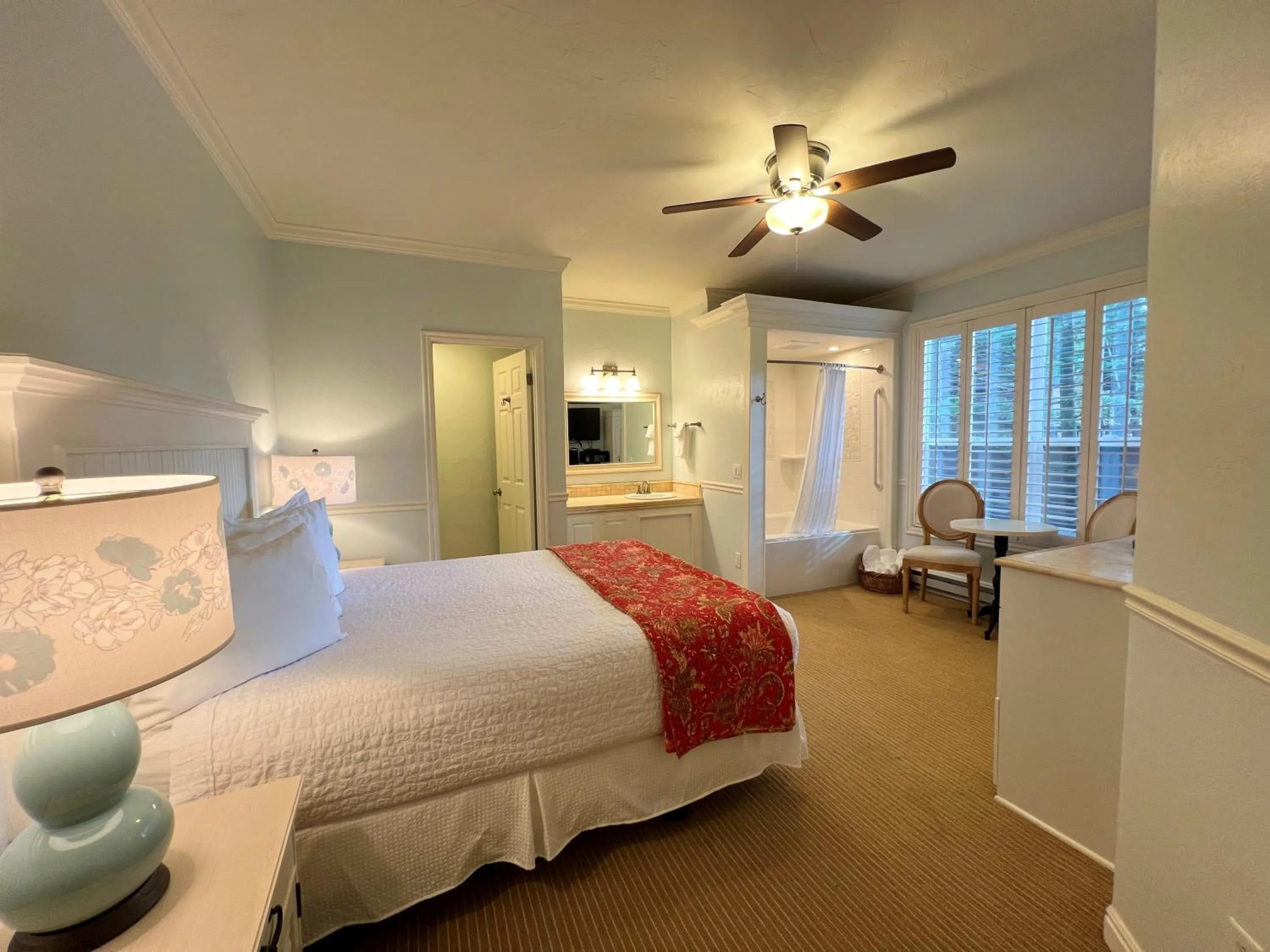 Bed in Best Western Grandma's Feather Bed