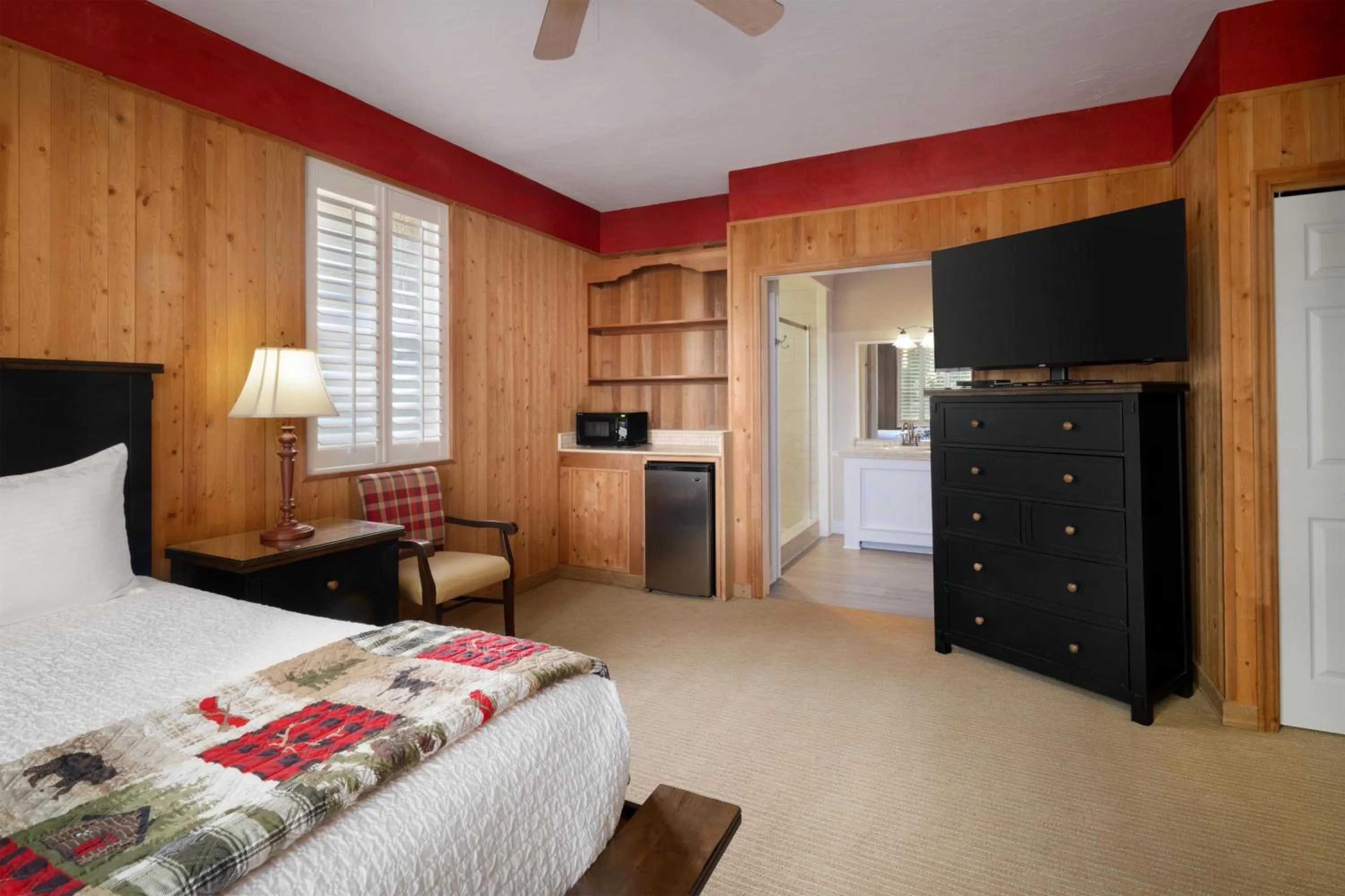 Bedroom, Bed in Best Western Grandma's Feather Bed