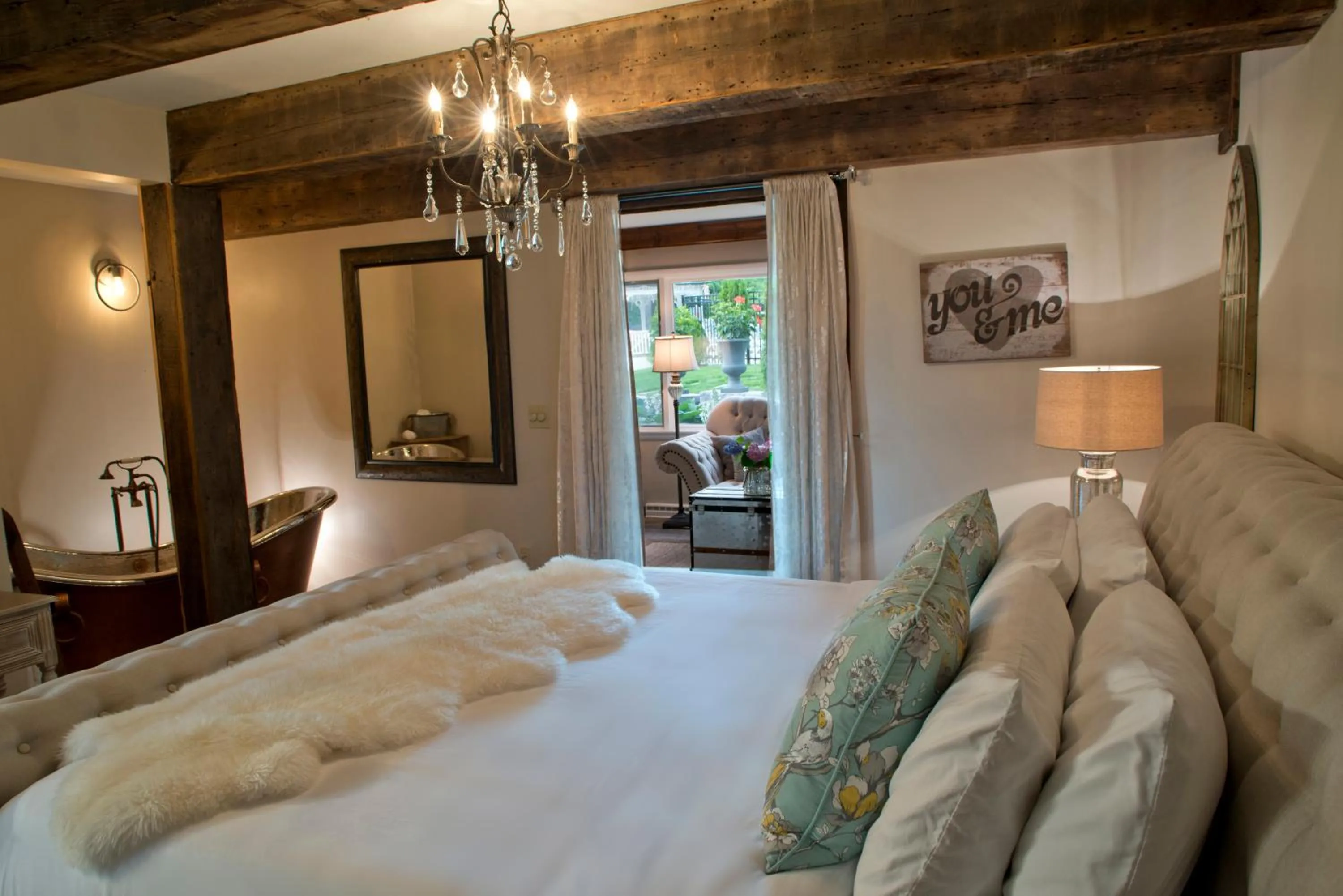 Bedroom, Bed in Maxwell Mansion Hotel
