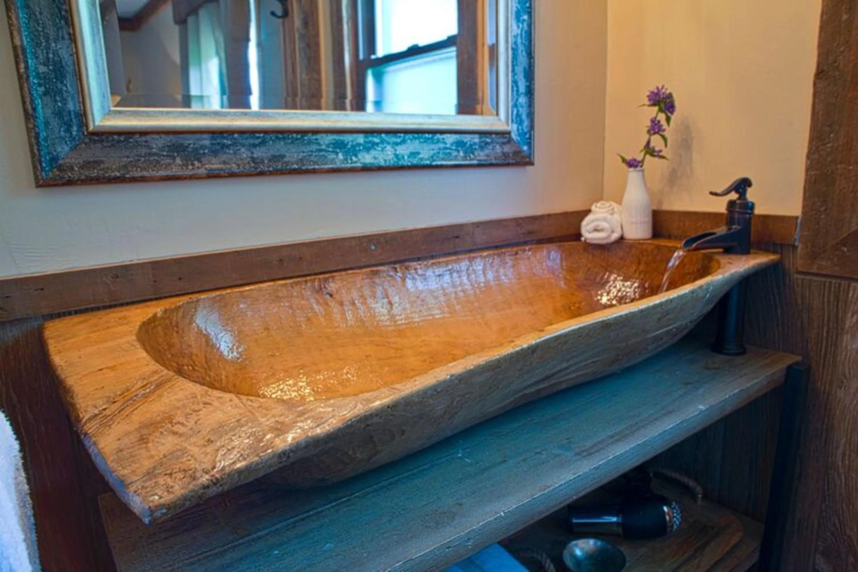 Bathroom in Maxwell Mansion Hotel
