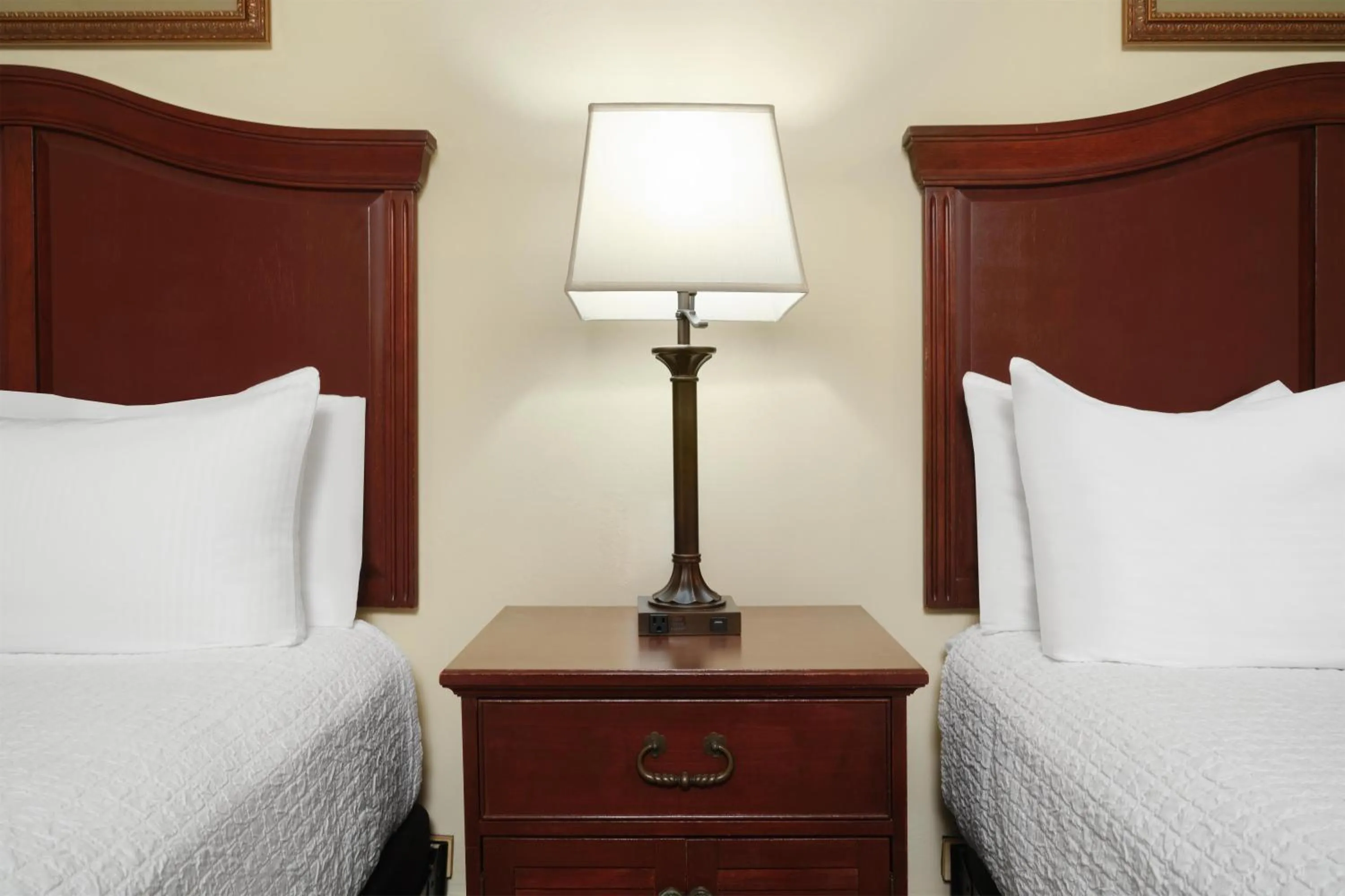 Bedroom, Bed in Best Western Country Lane Inn