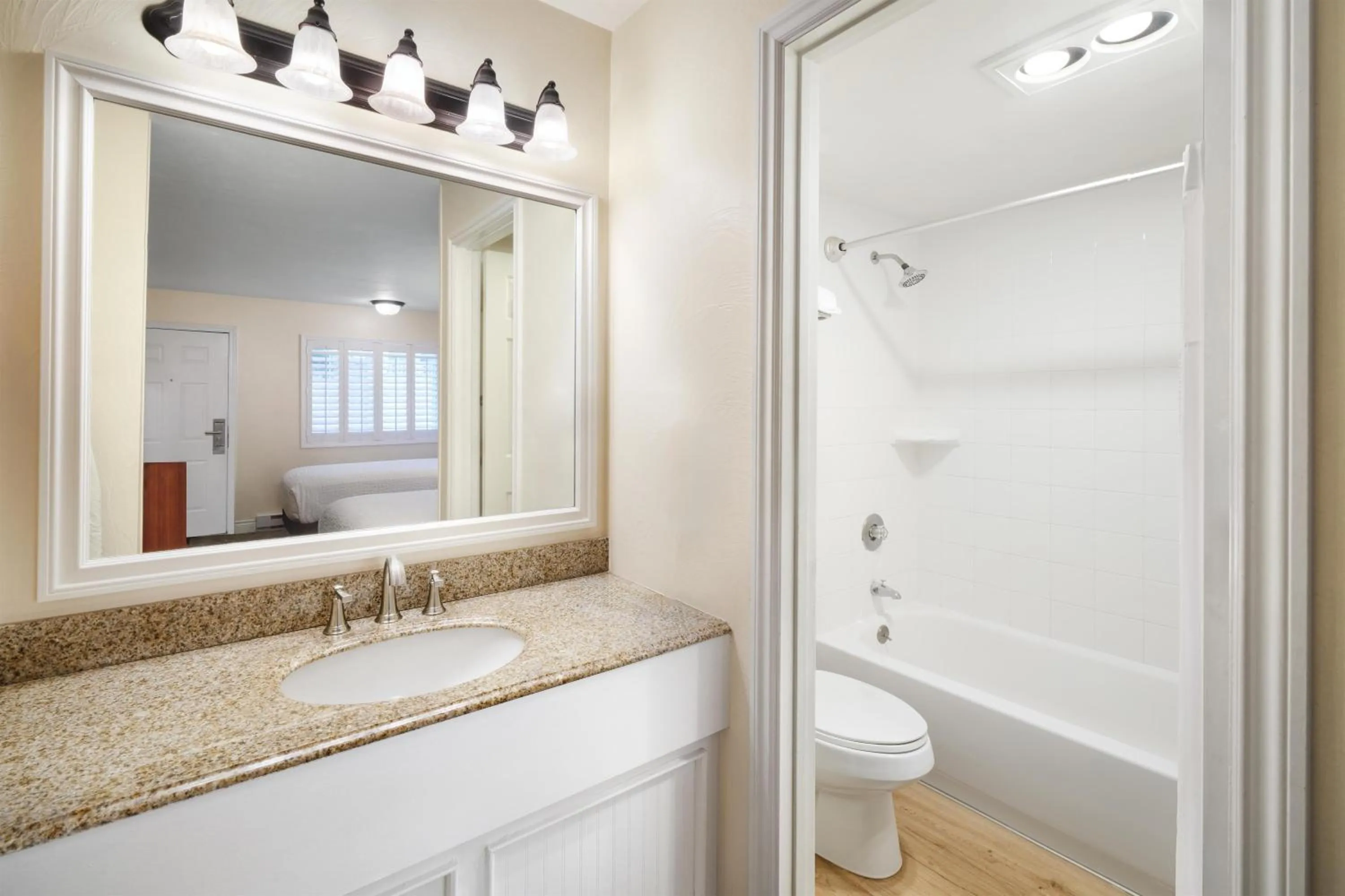 Bathroom in Best Western Country Lane Inn