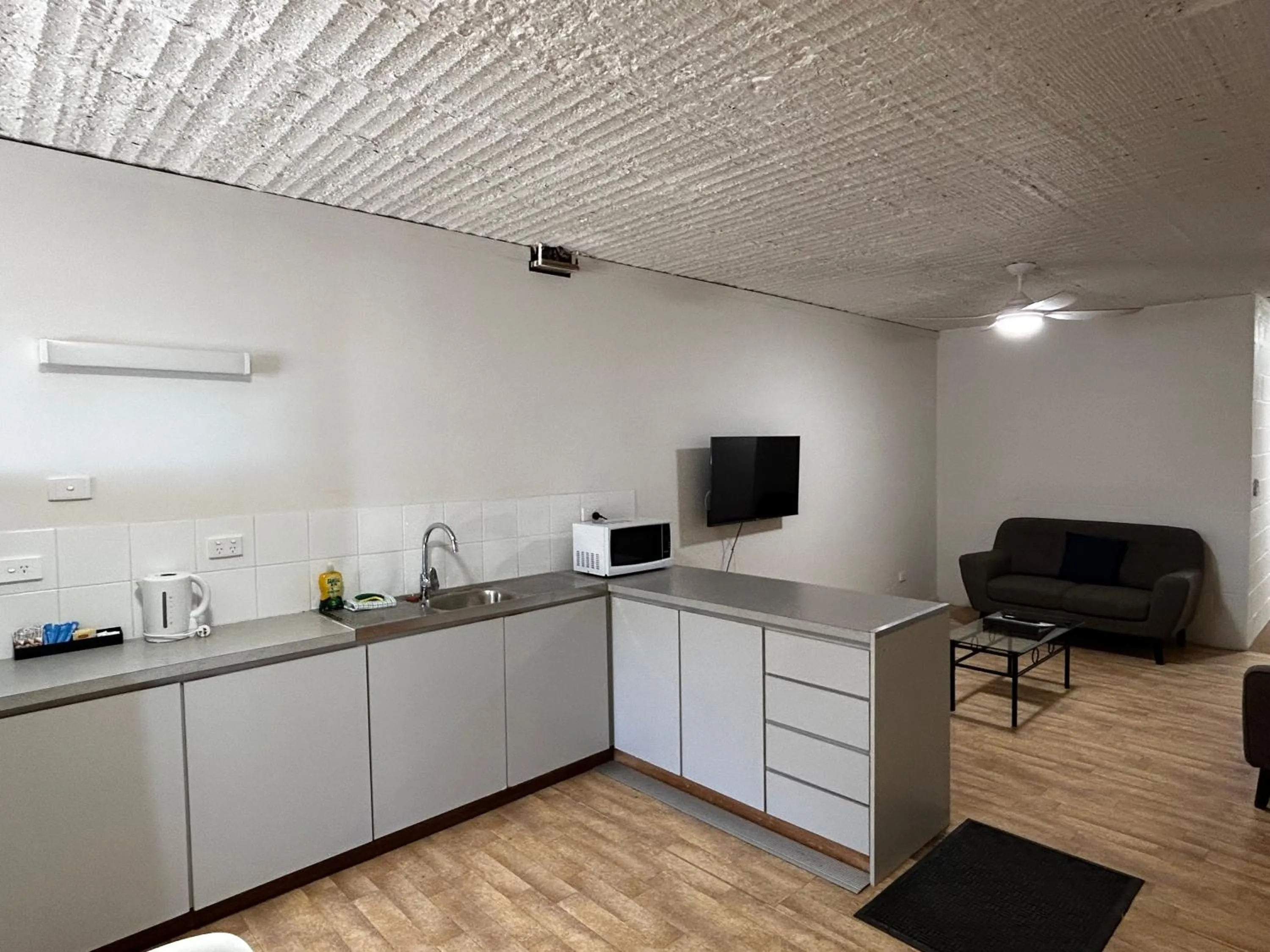 Kitchen or kitchenette in Desert View Apartments