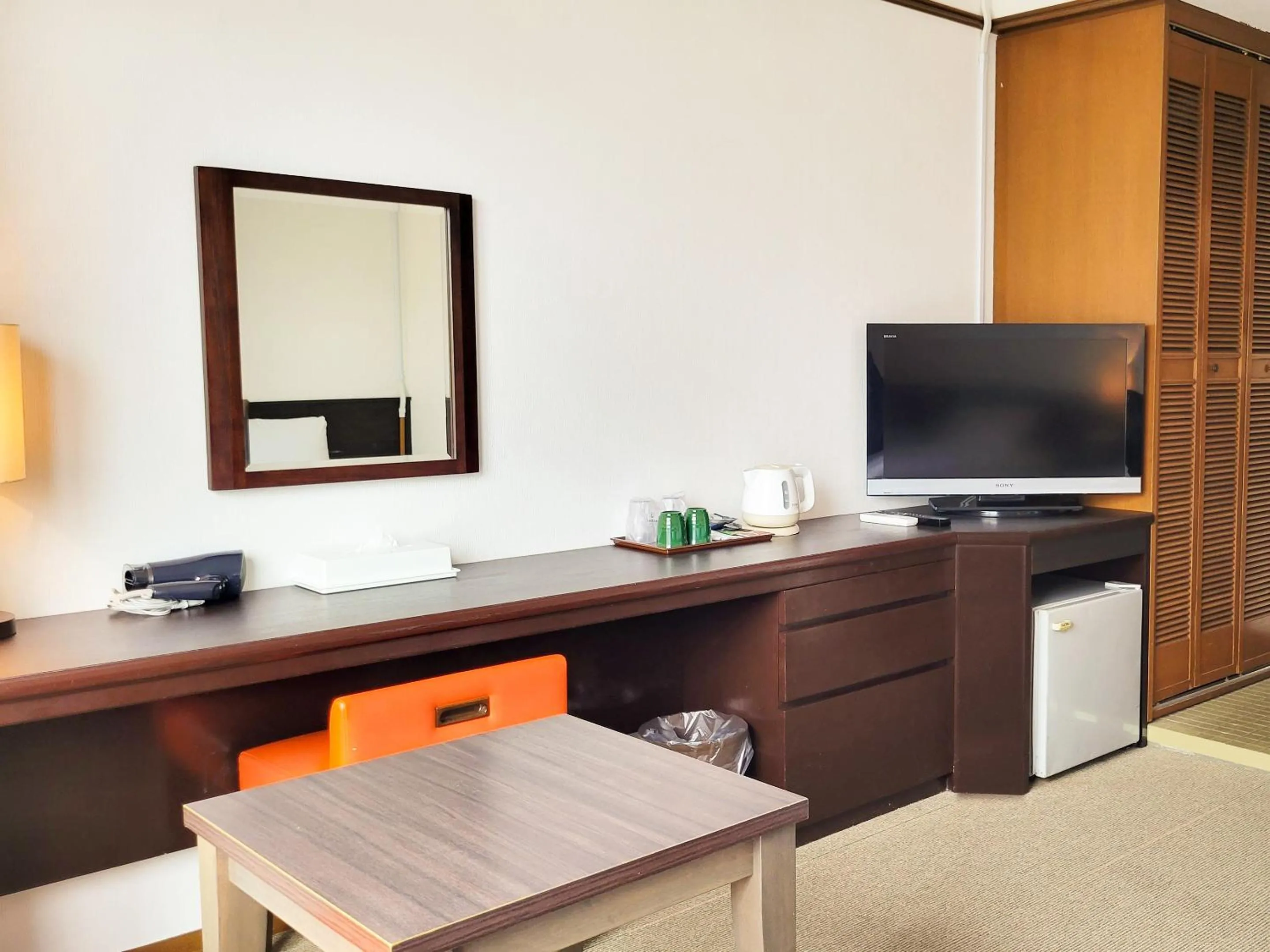 Photo of the whole room in Hotel Resonex Naha