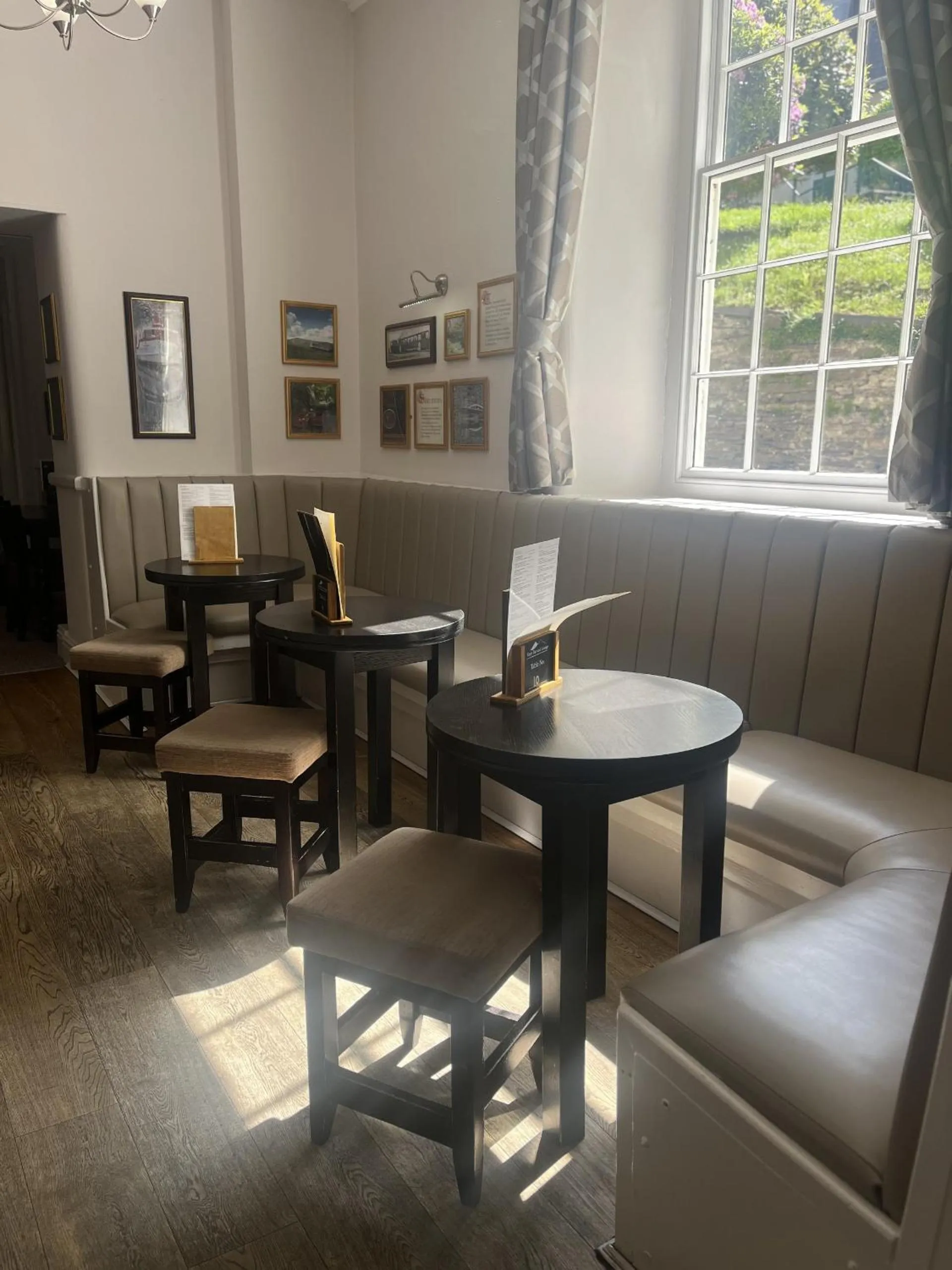 Restaurant/places to eat in Royal Victoria Hotel Snowdonia