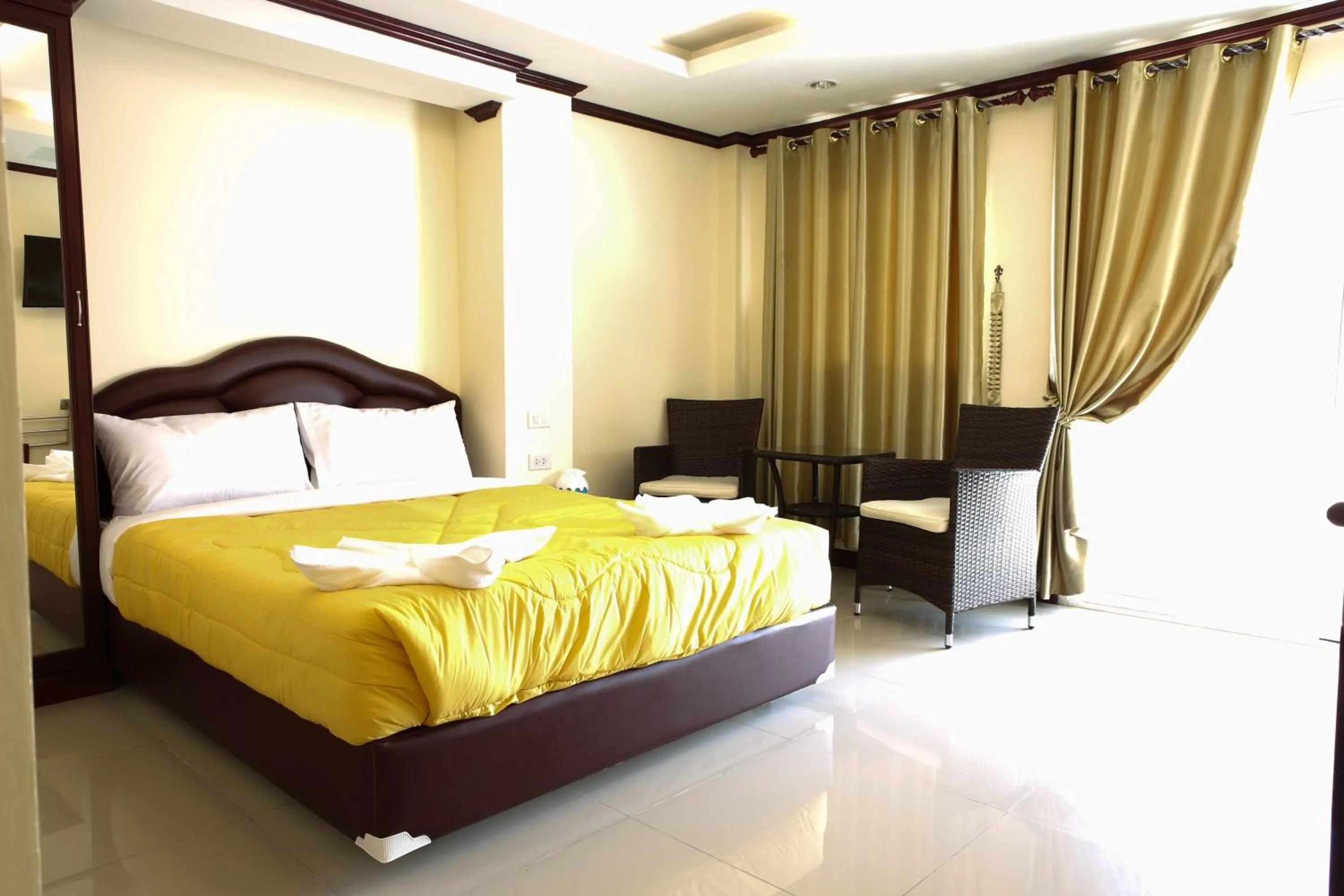 Day, Bed in Honey House 3