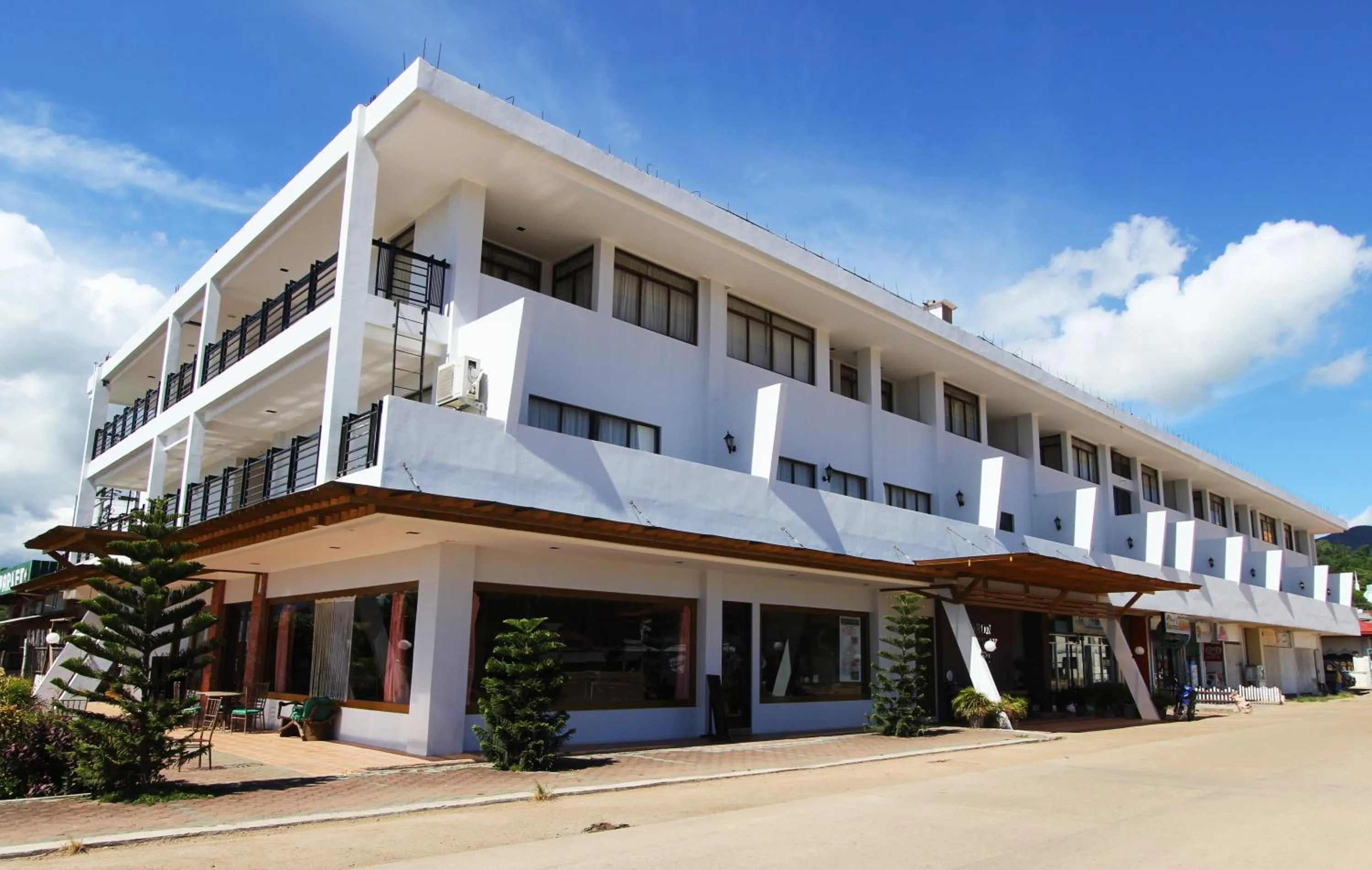 Facade/entrance in Coron Gateway Hotel & Suites