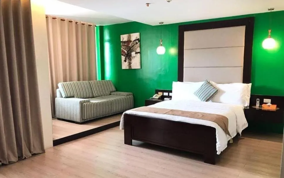 Bed in Coron Gateway Hotel & Suites