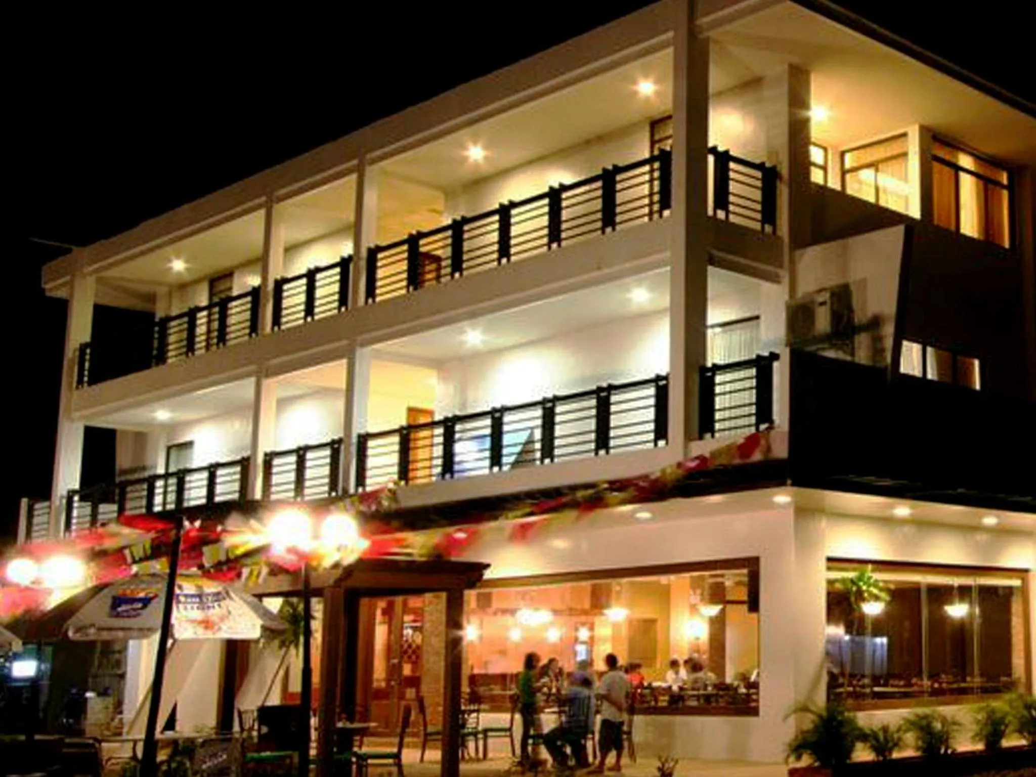 Restaurant/places to eat in Coron Gateway Hotel & Suites