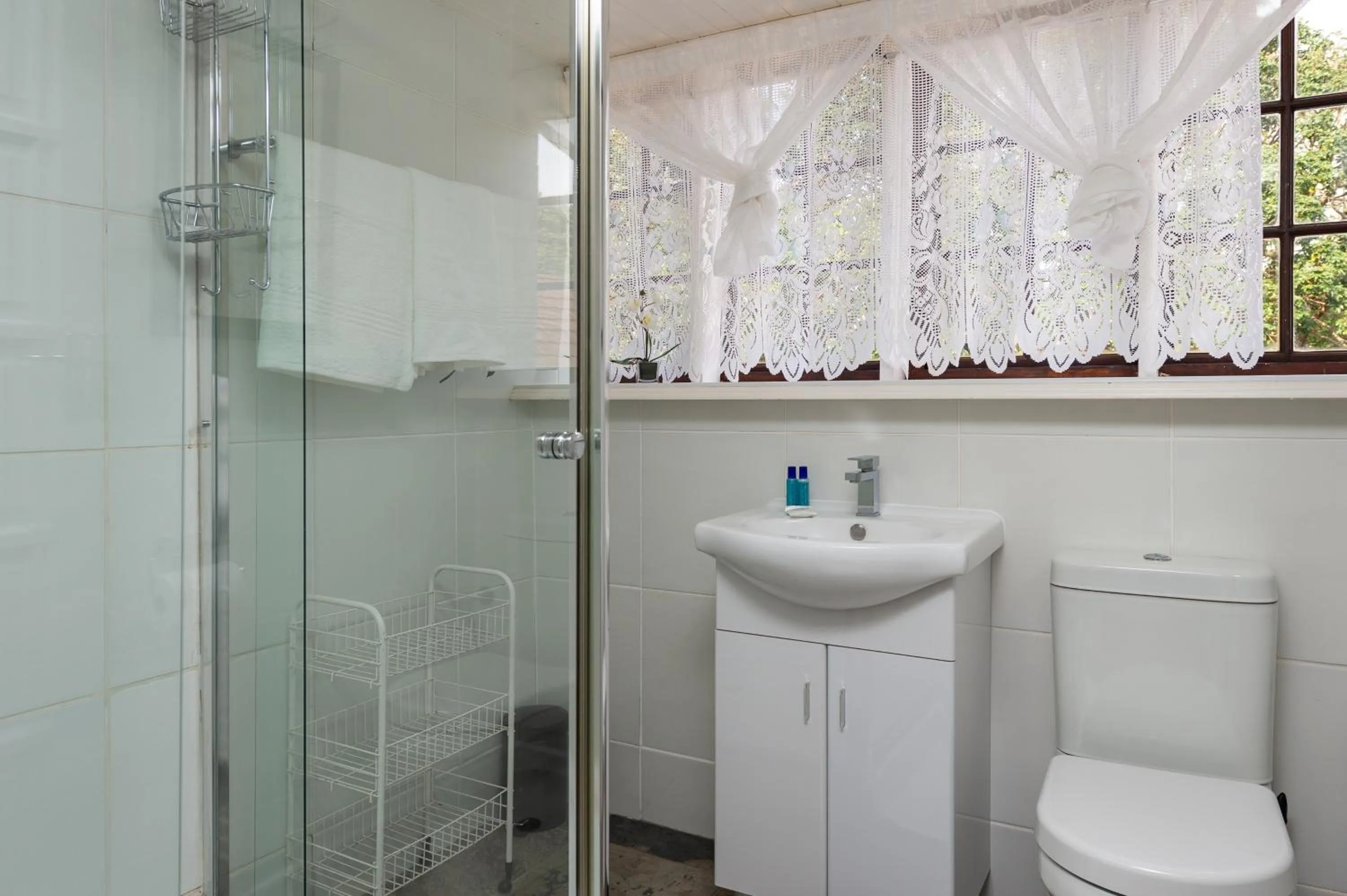 Bathroom in Zesty Guesthouse