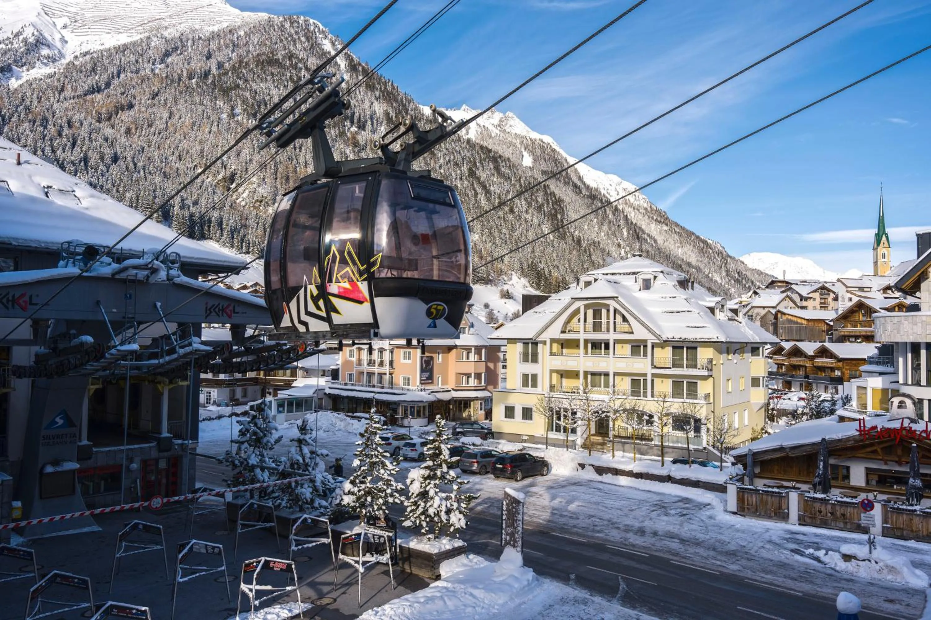 Property building in Hotel Garni Astoria