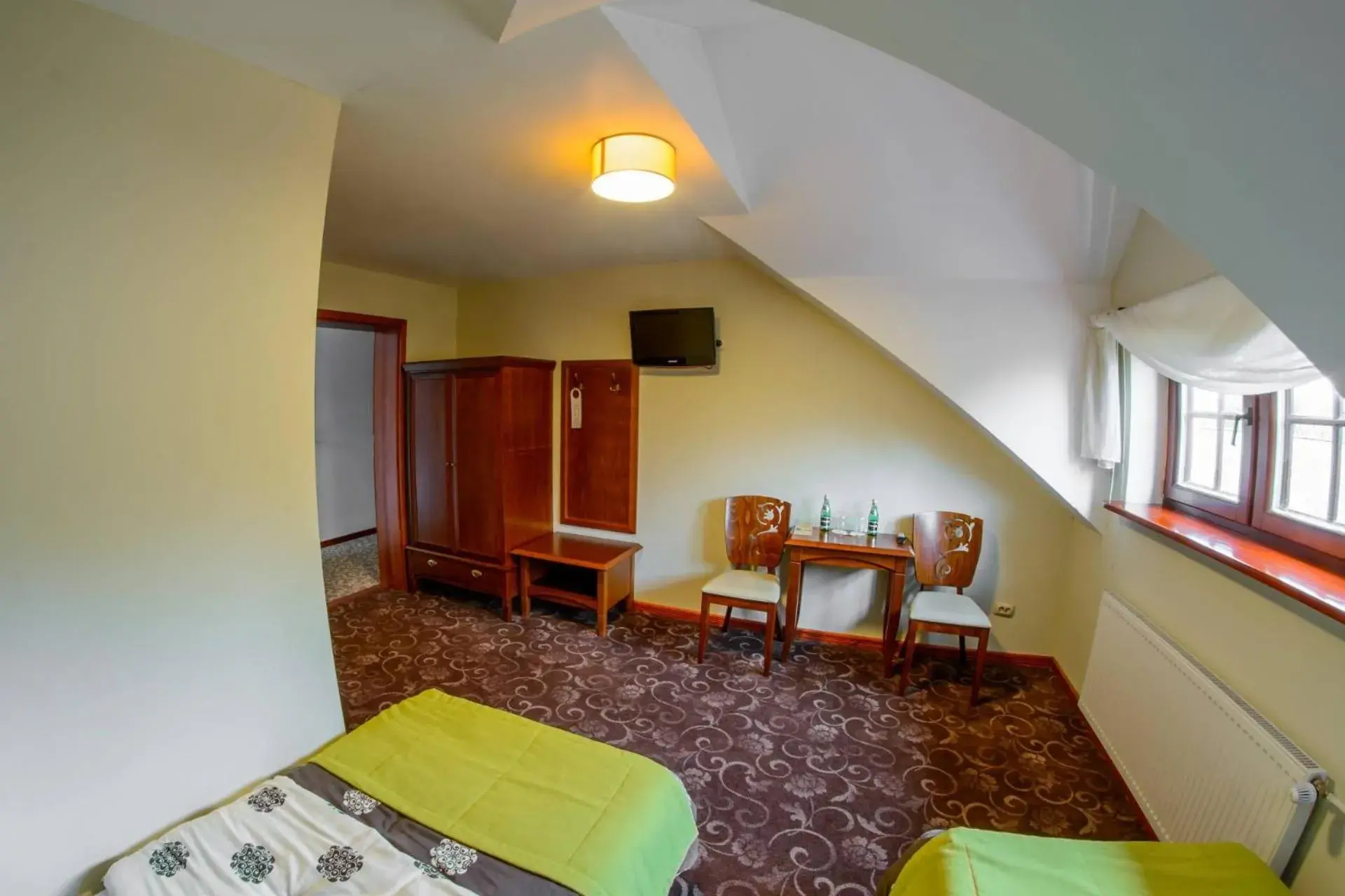 Twin Room in Dworek Biały Domek Twin Room in Dworek Biały Domek