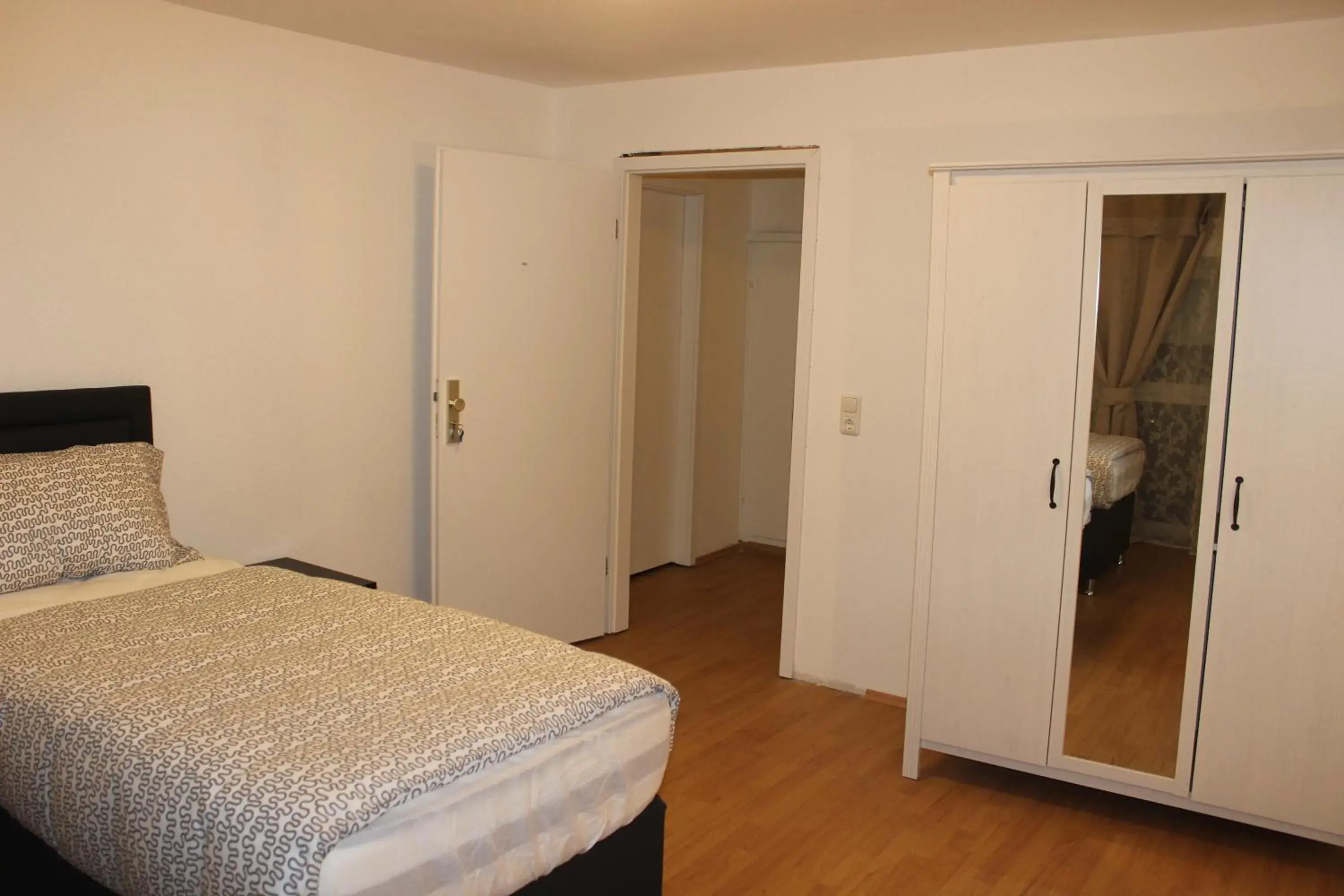 Comfort Double Room with shared bathroom in Hotel Garni Emir Comfort Double Room with shared bathroom in Hotel Garni Emir