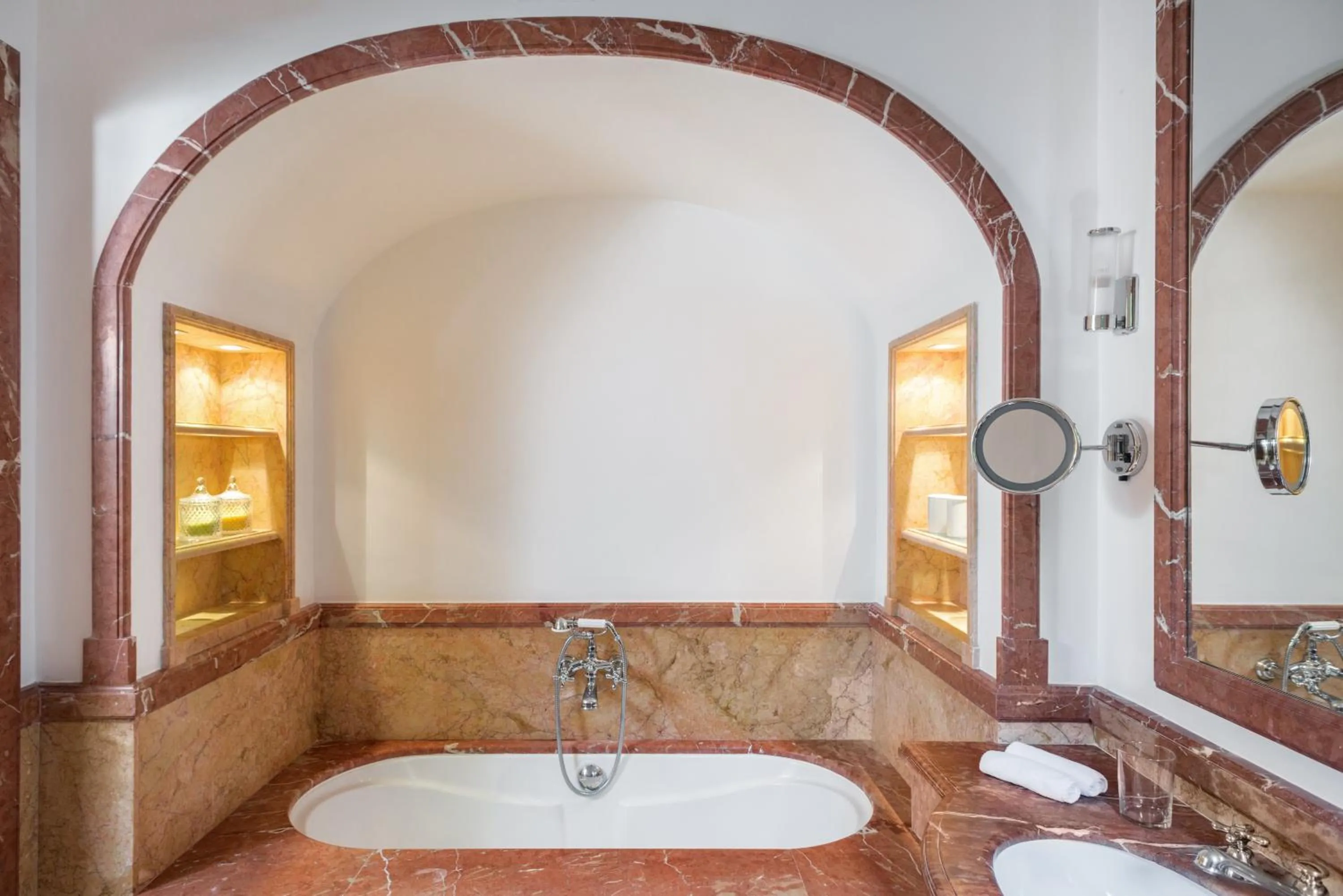 Bathroom in QC Grand Hotel Roma