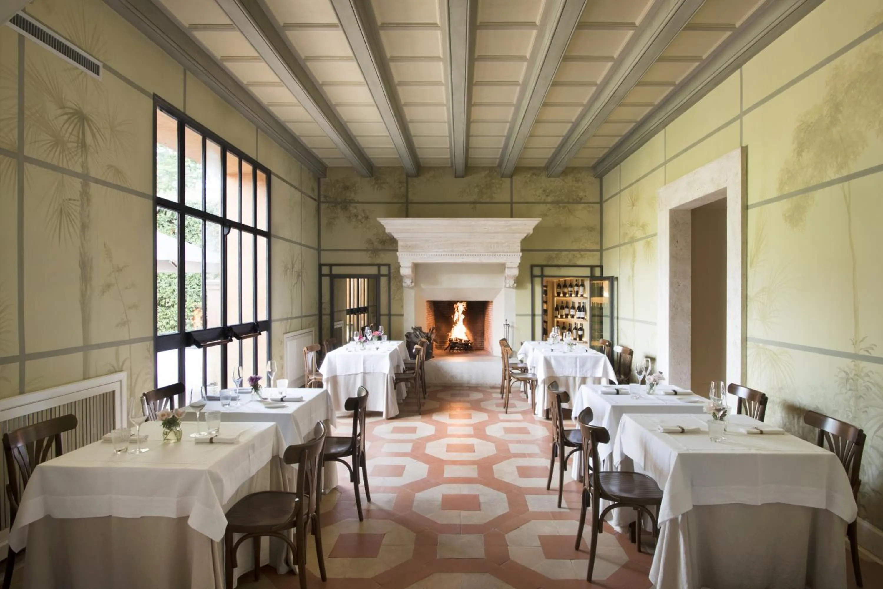 Restaurant/places to eat in QC Grand Hotel Roma