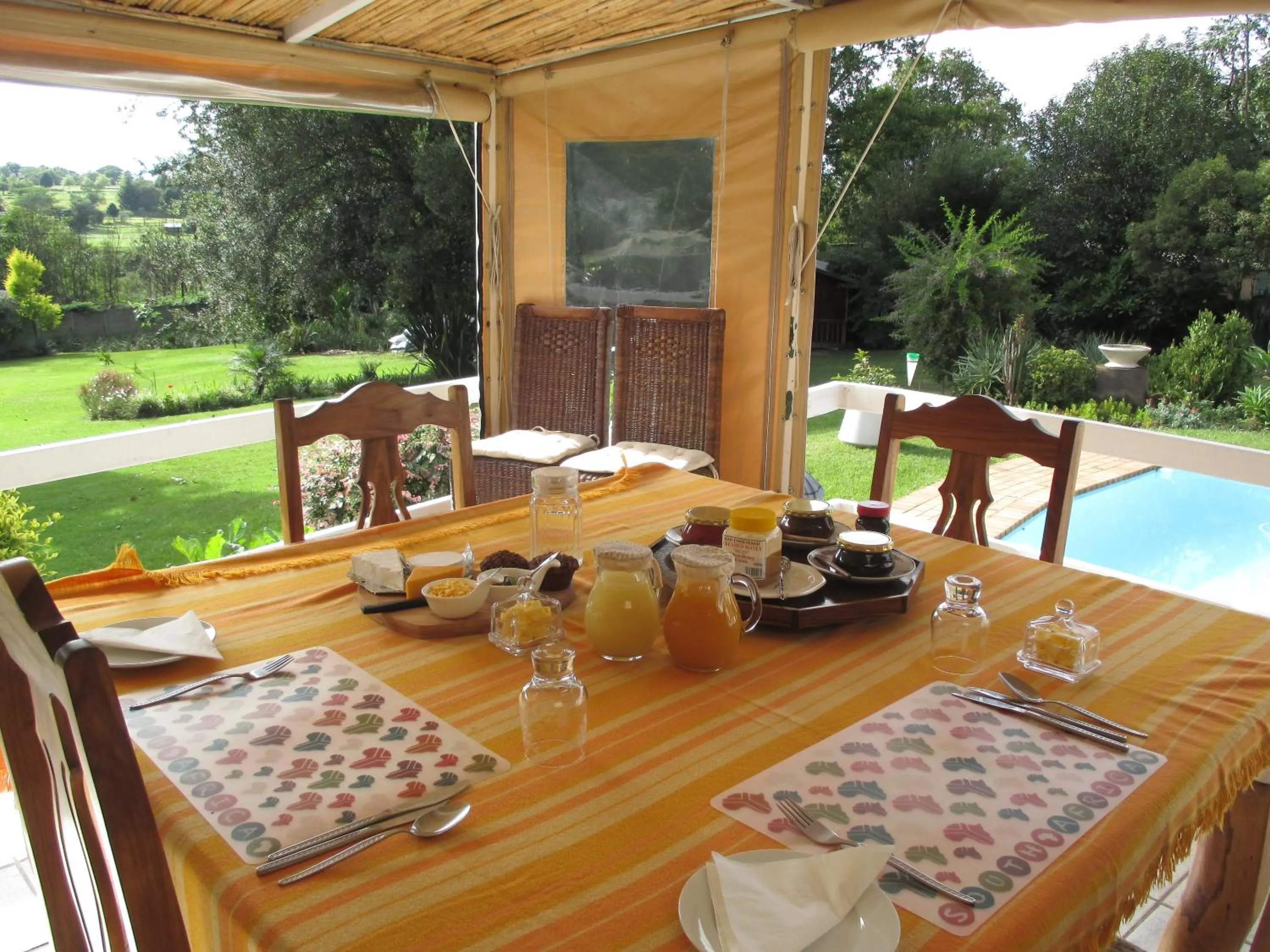 Continental breakfast in Meander In