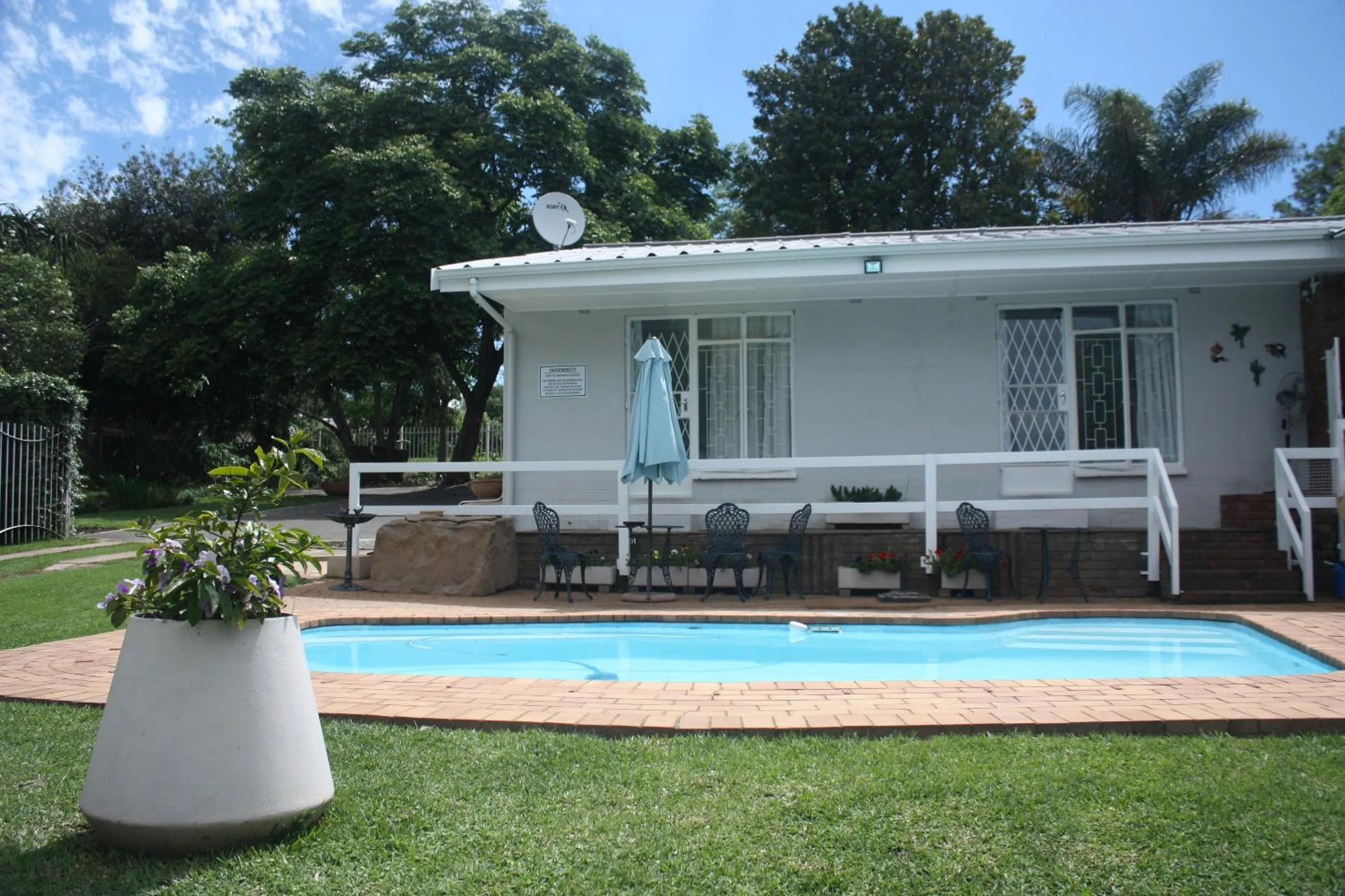 Pool view in Meander In