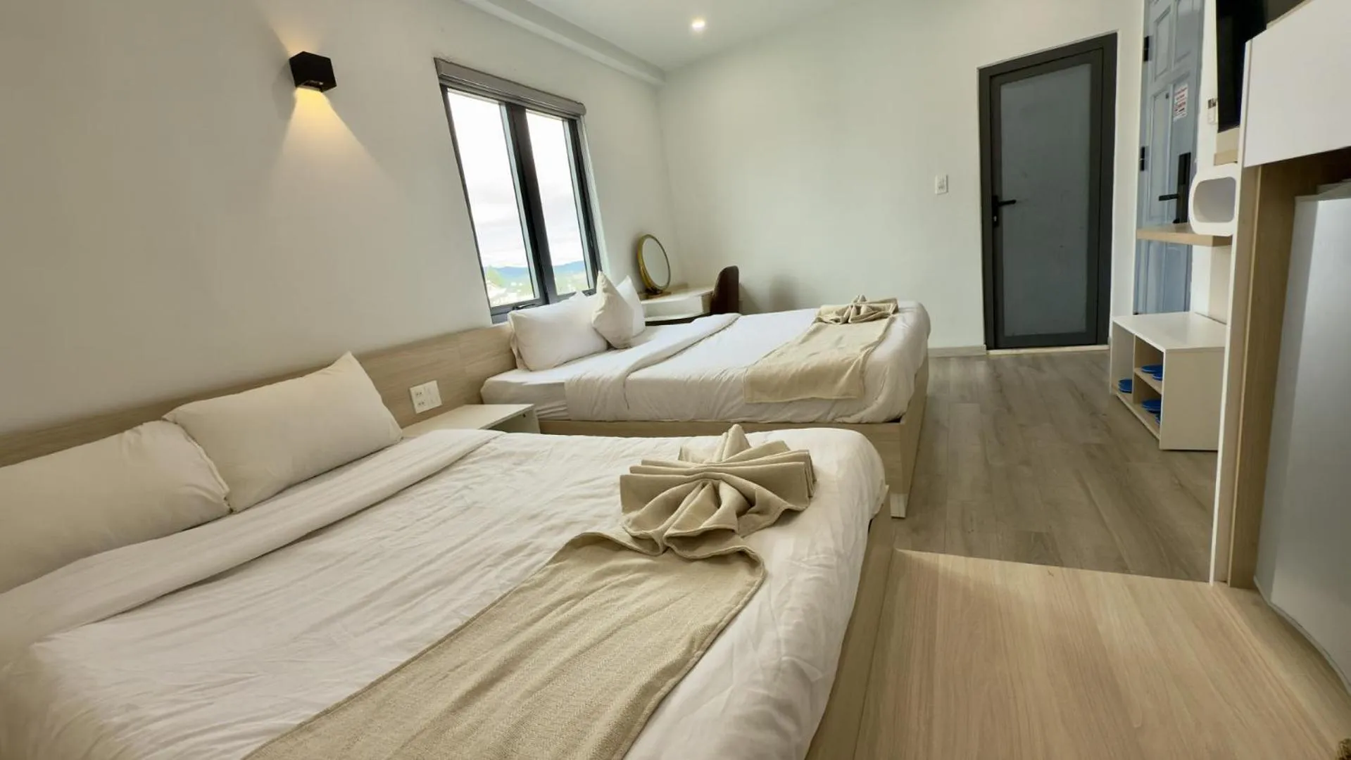 Photo of the whole room, Bed in Hoang Thang 1 Hotel Da Lat City