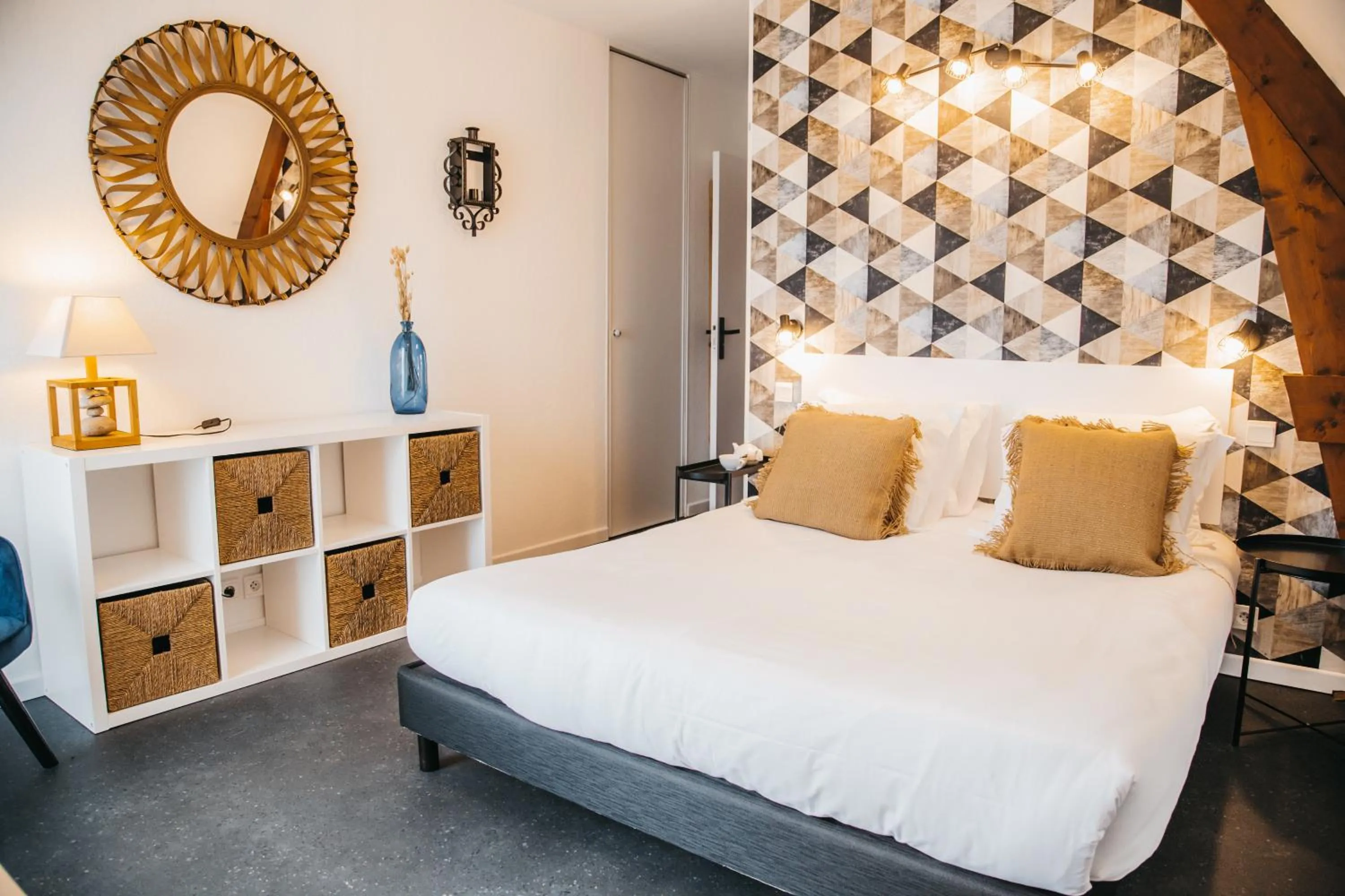 Bed in Hôtel de la Brière et Restaurant Les Krapados