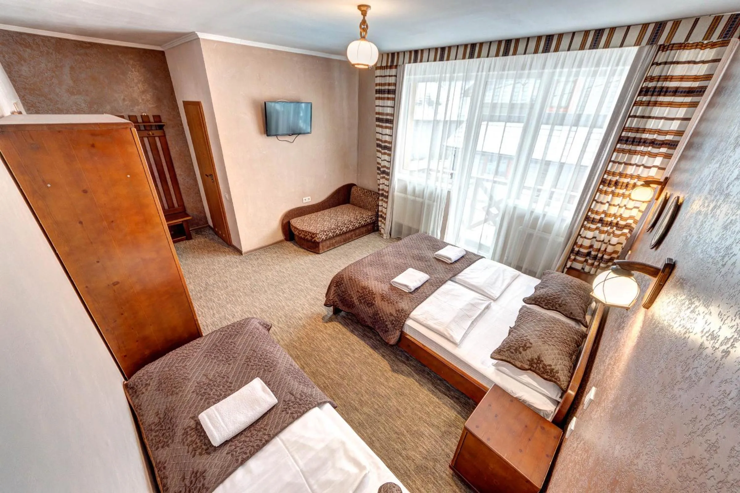 Superior Triple Room in Hotel Gutsulia