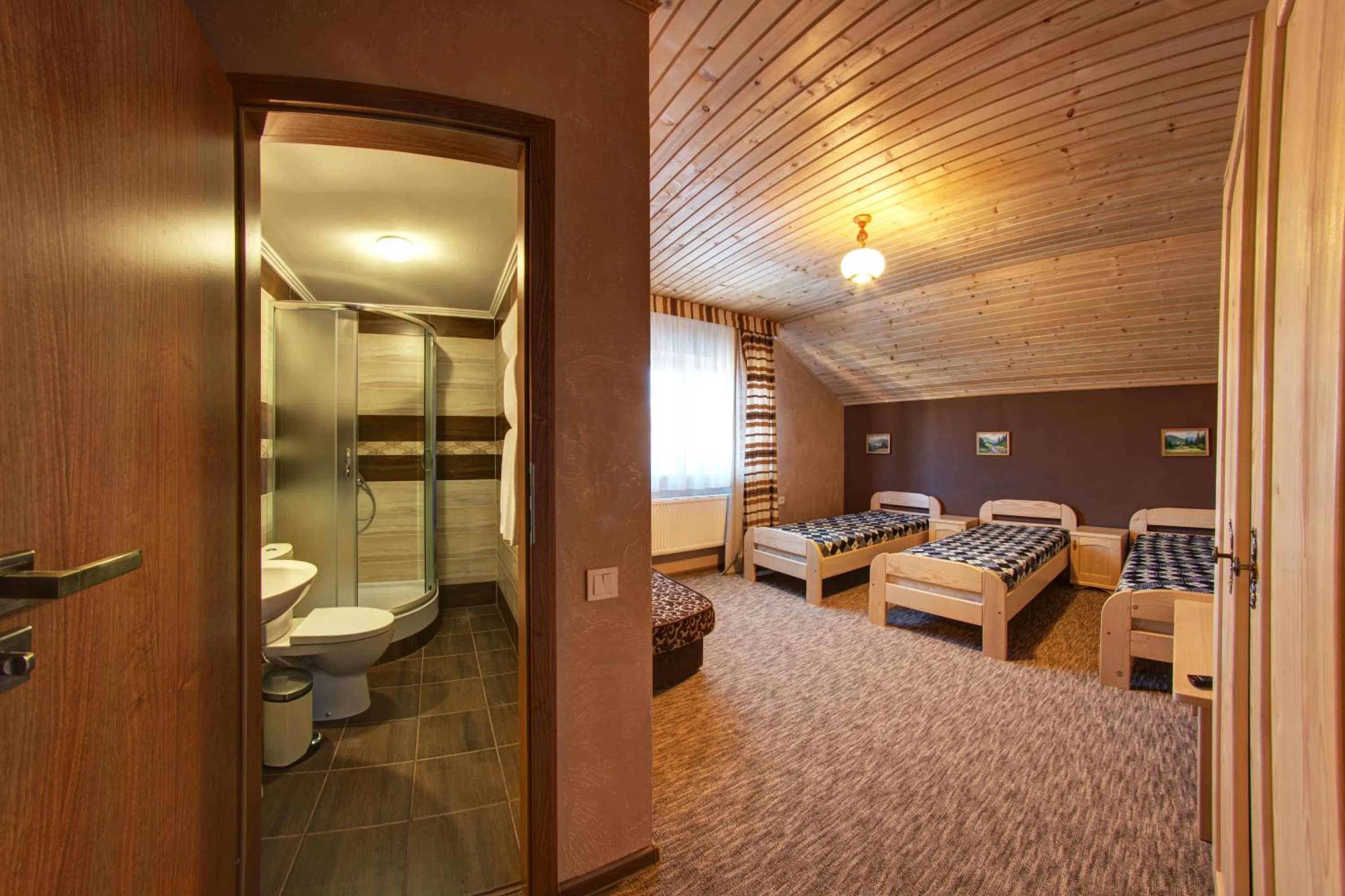 Standard Triple Room in Hotel Gutsulia