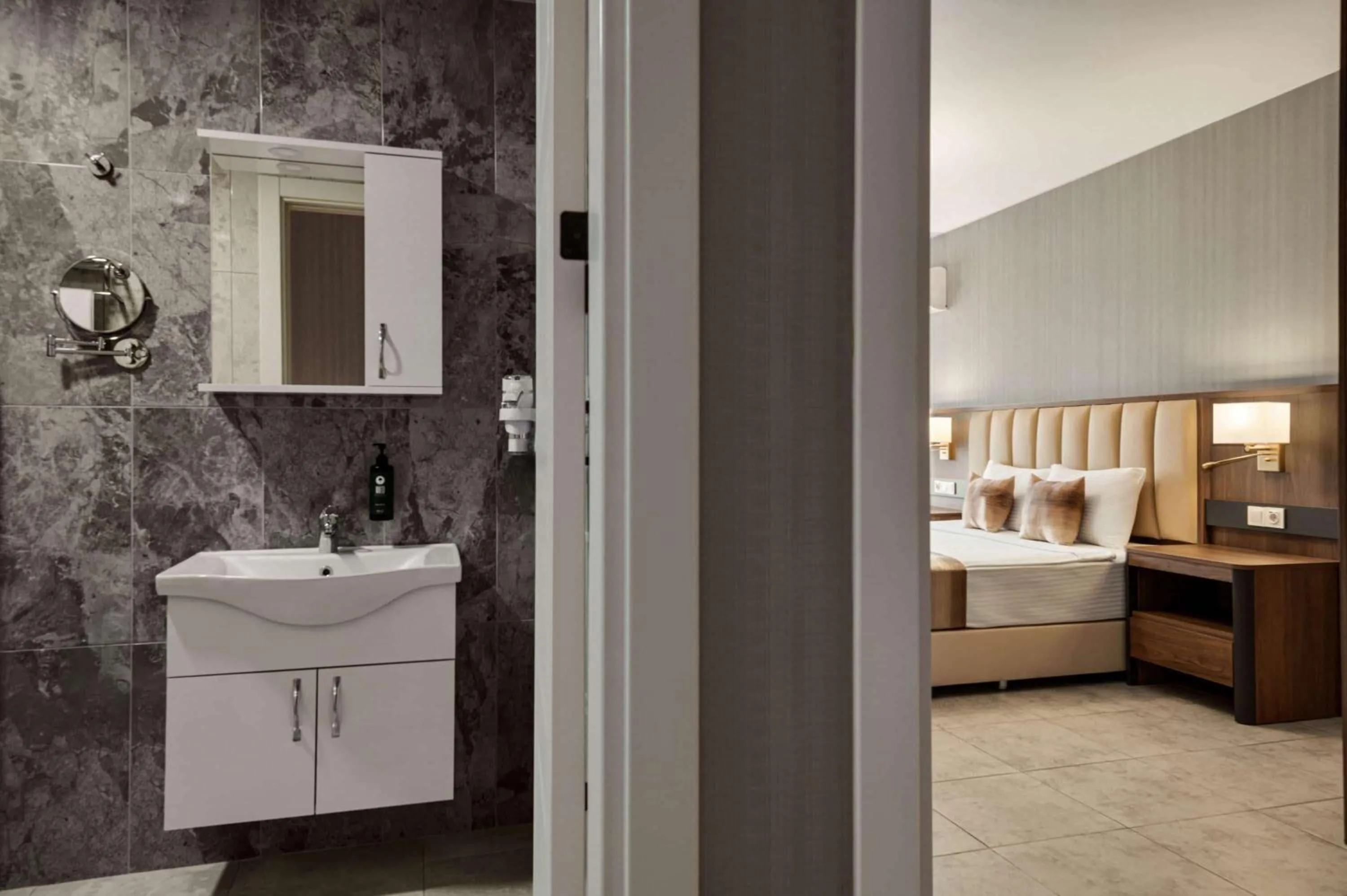 Bathroom, Bed in Days Inn by Wyndham Alanya