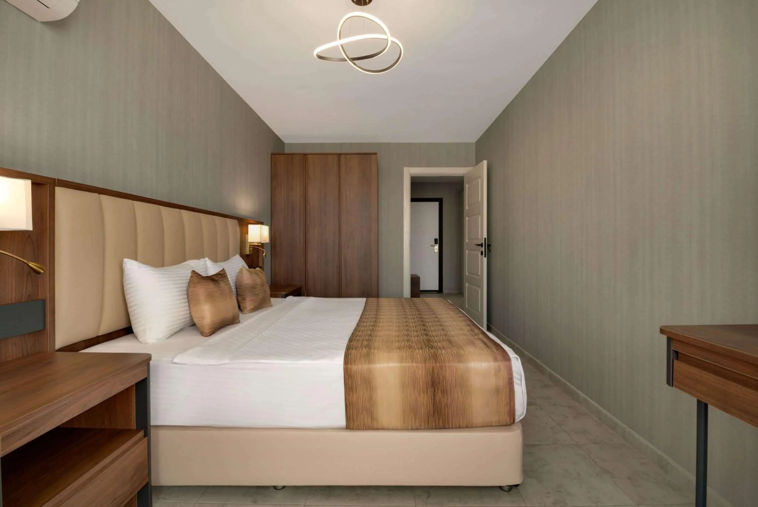 Photo of the whole room, Bed in Days Inn by Wyndham Alanya