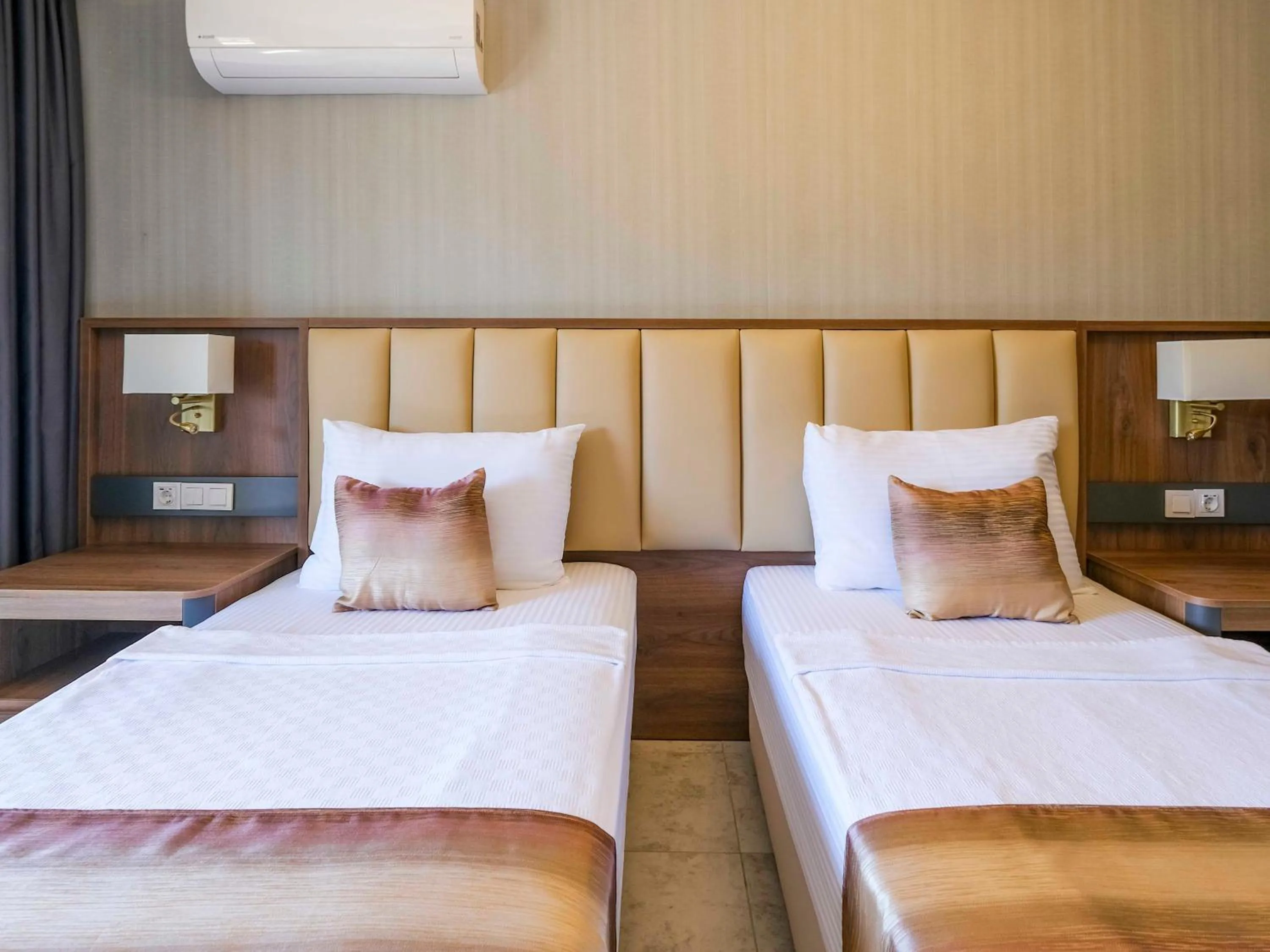 Bed in Days Inn by Wyndham Alanya