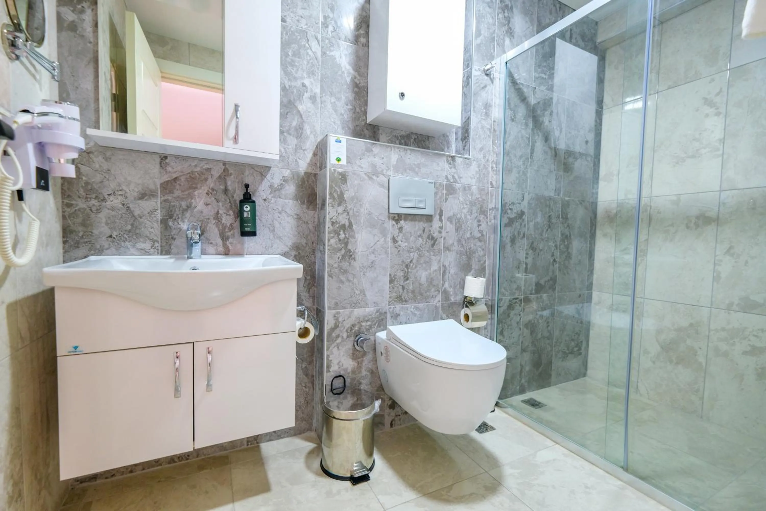 Shower in Days Inn by Wyndham Alanya