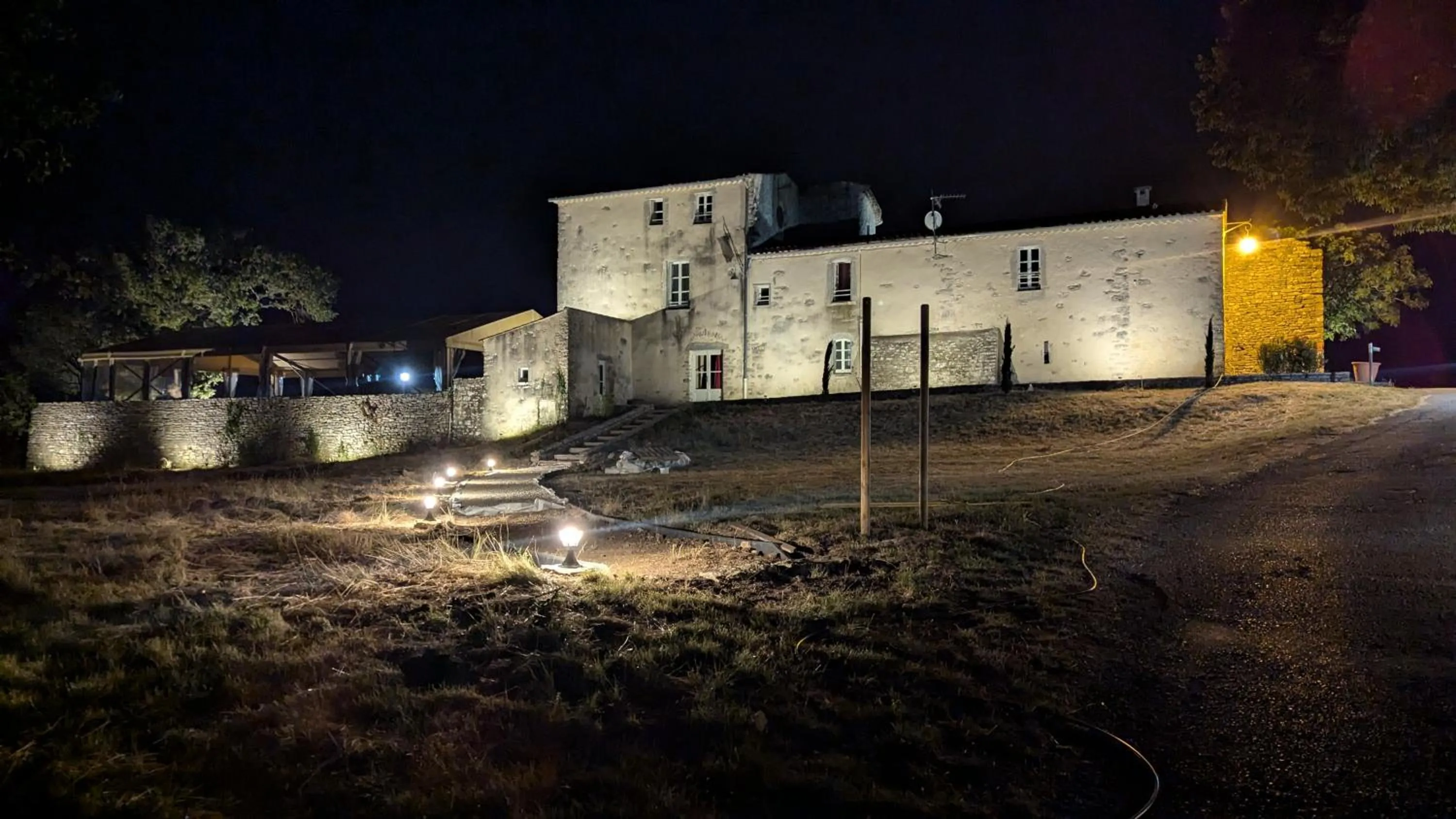 Property building in Mas De Baumes