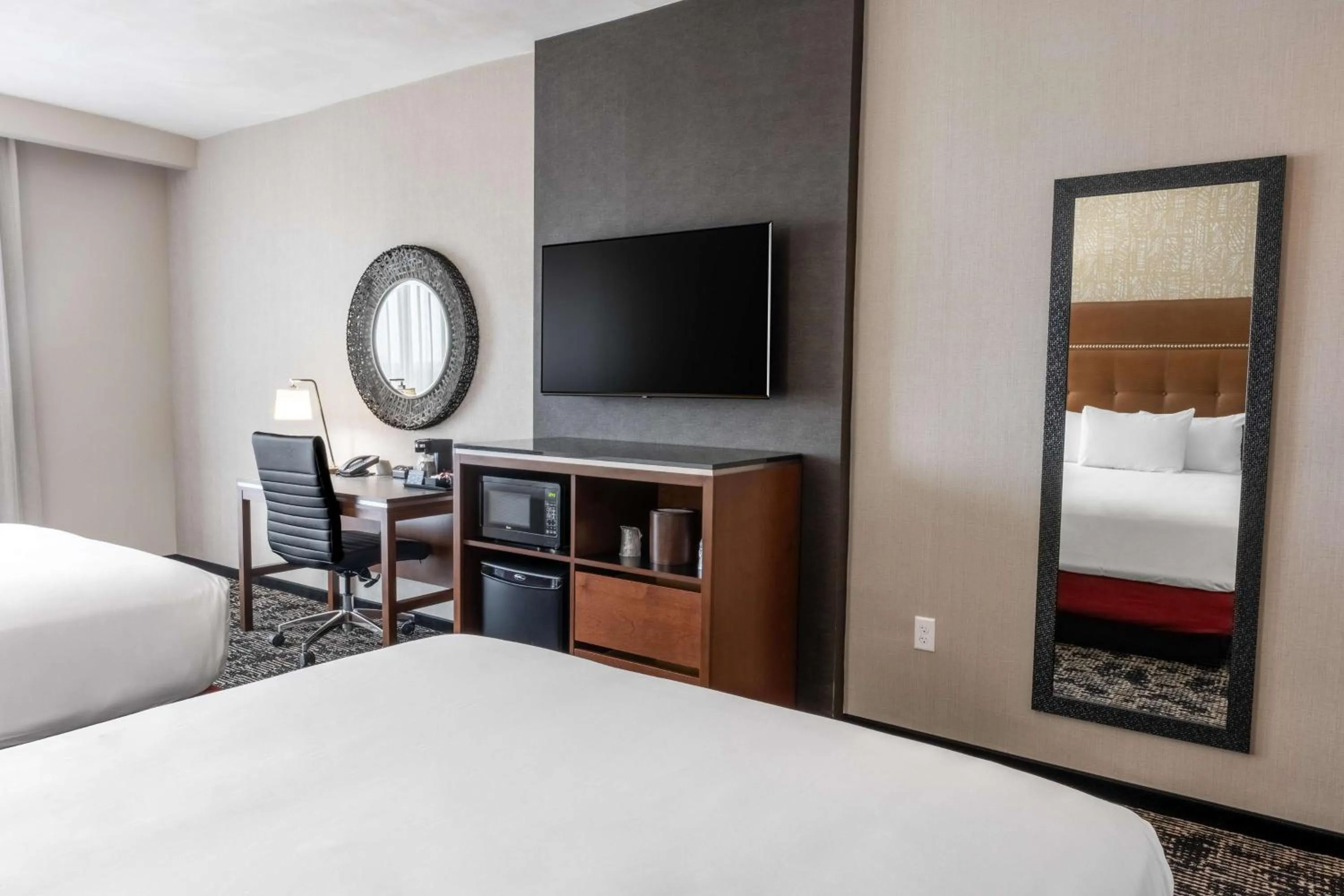 Bedroom, Bed in Drury Plaza Hotel College Station