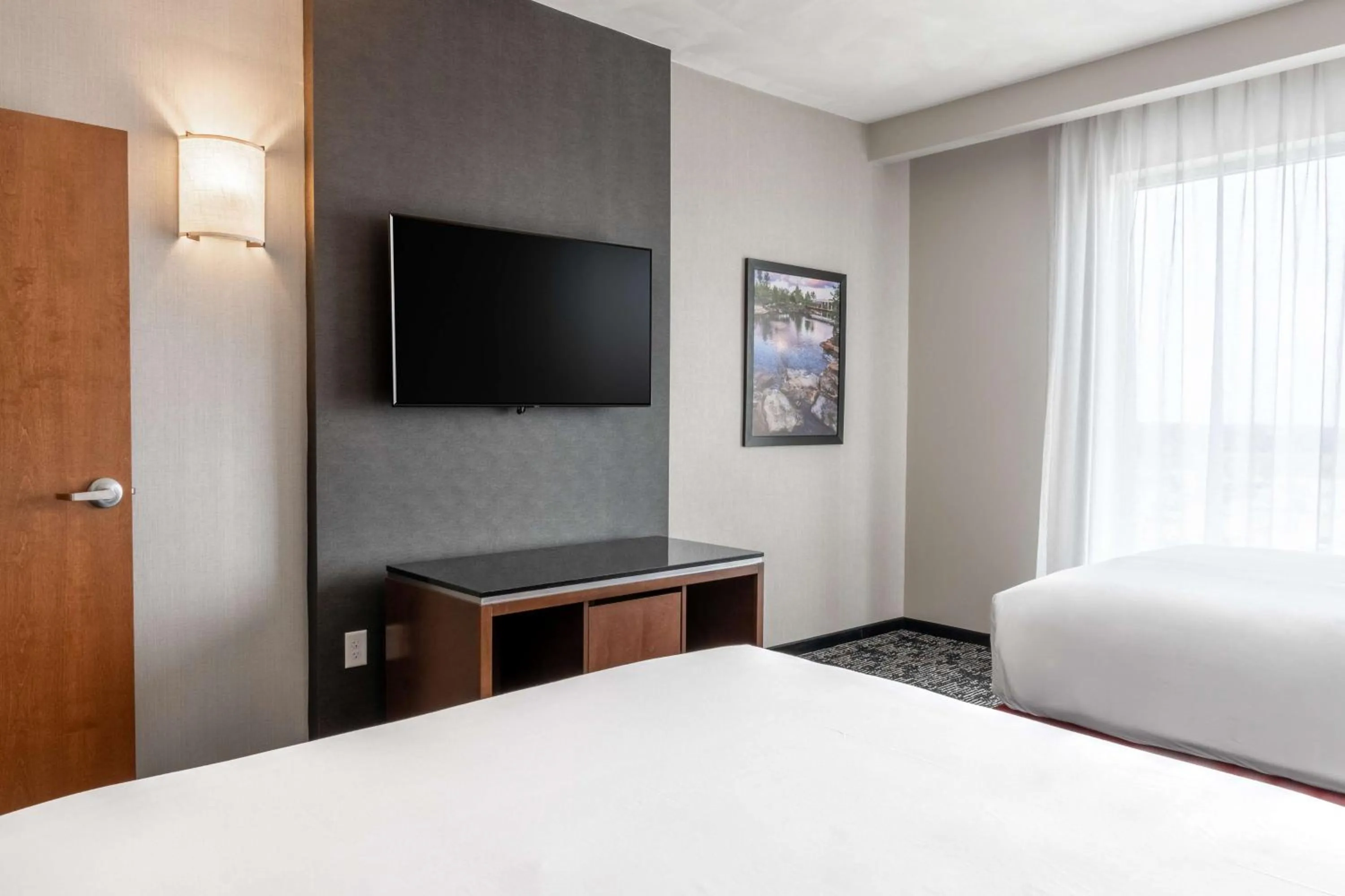 Bedroom, Bed in Drury Plaza Hotel College Station