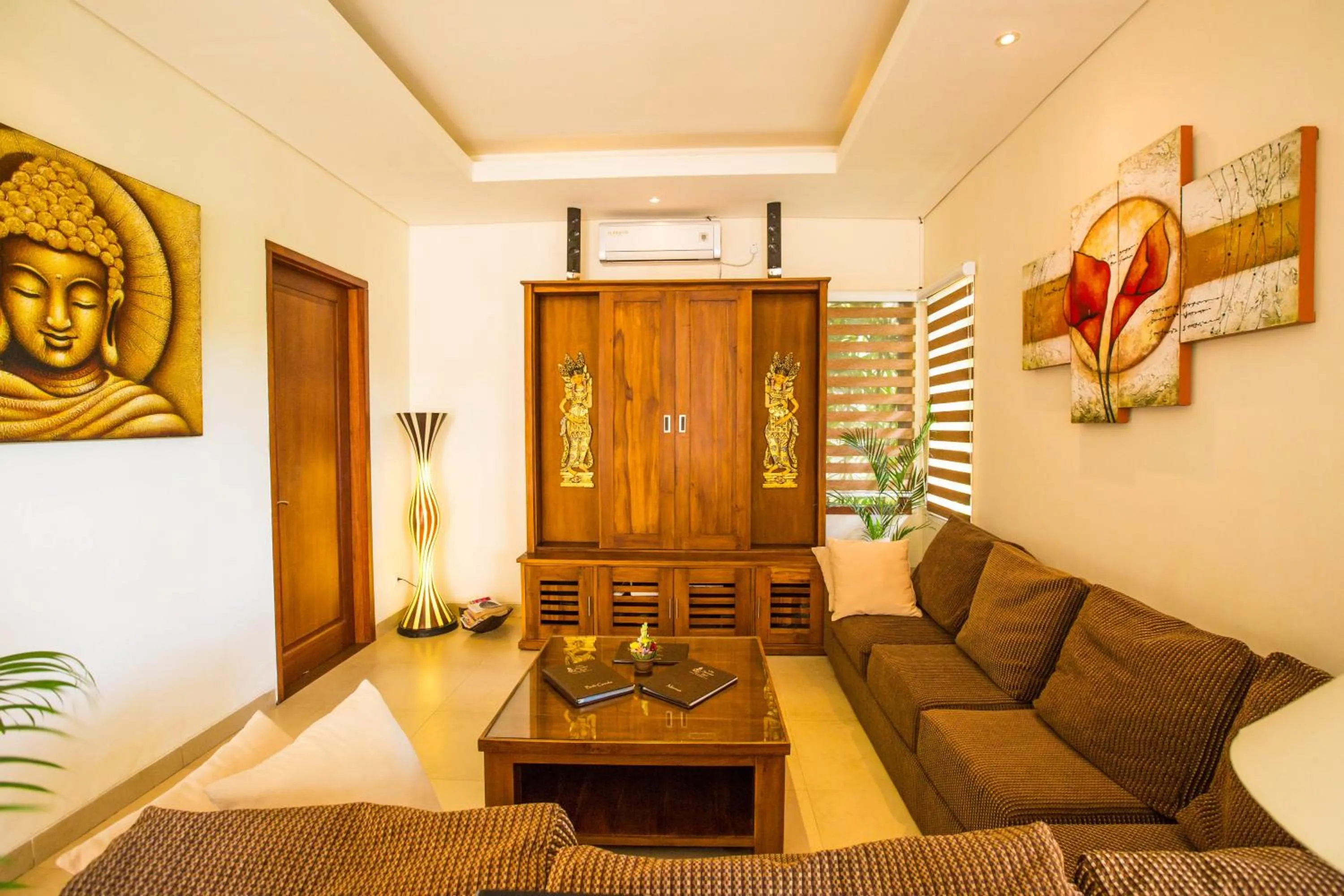Communal lounge/ TV room in Villa Seriska Dua Sanur with Private Pool