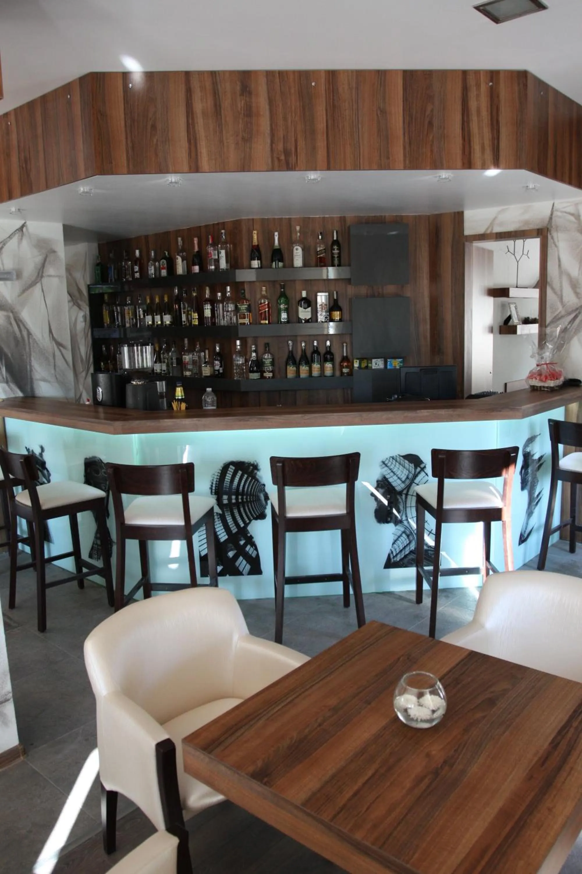 Dining area in Milano Hotel