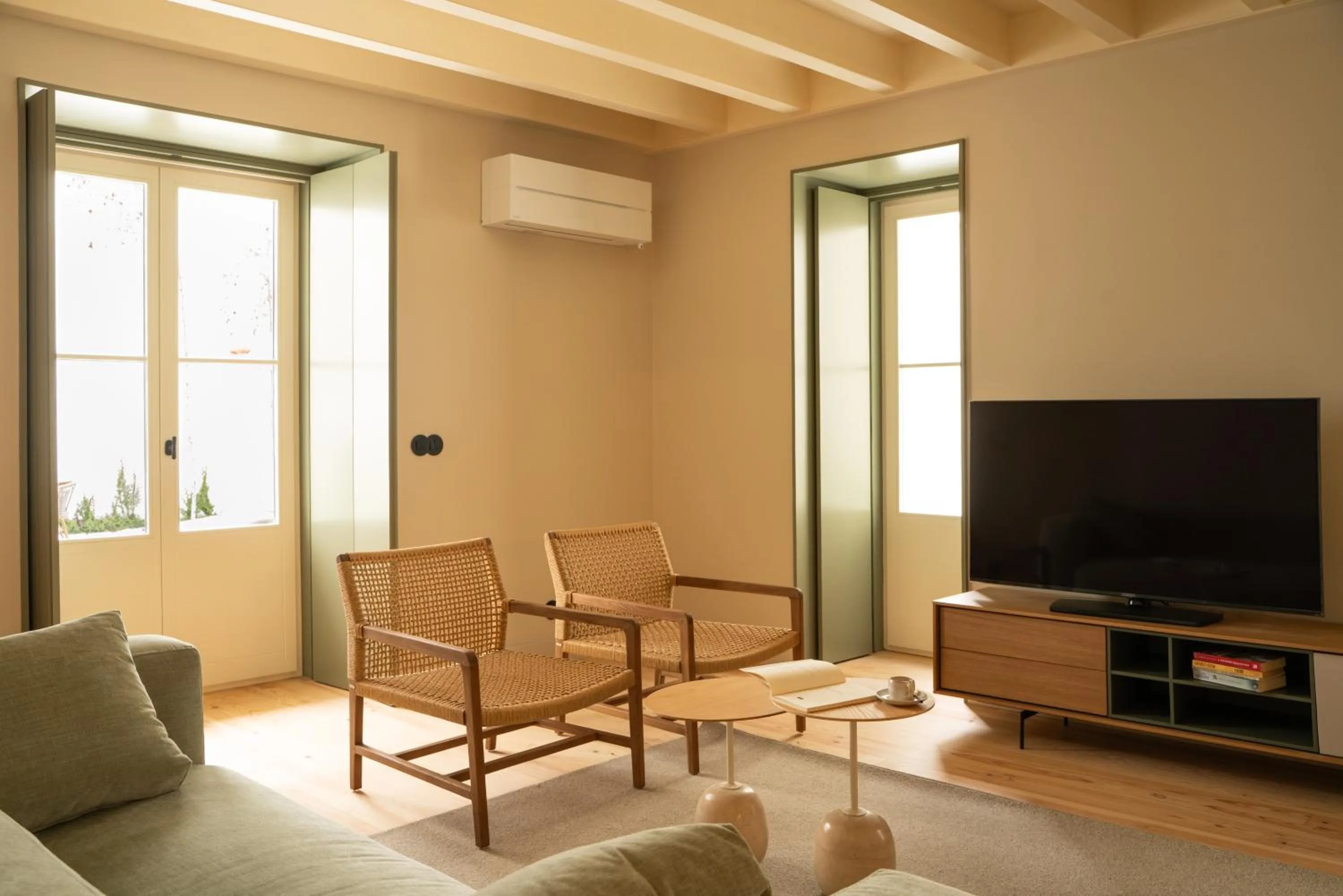 TV and multimedia in The Verse