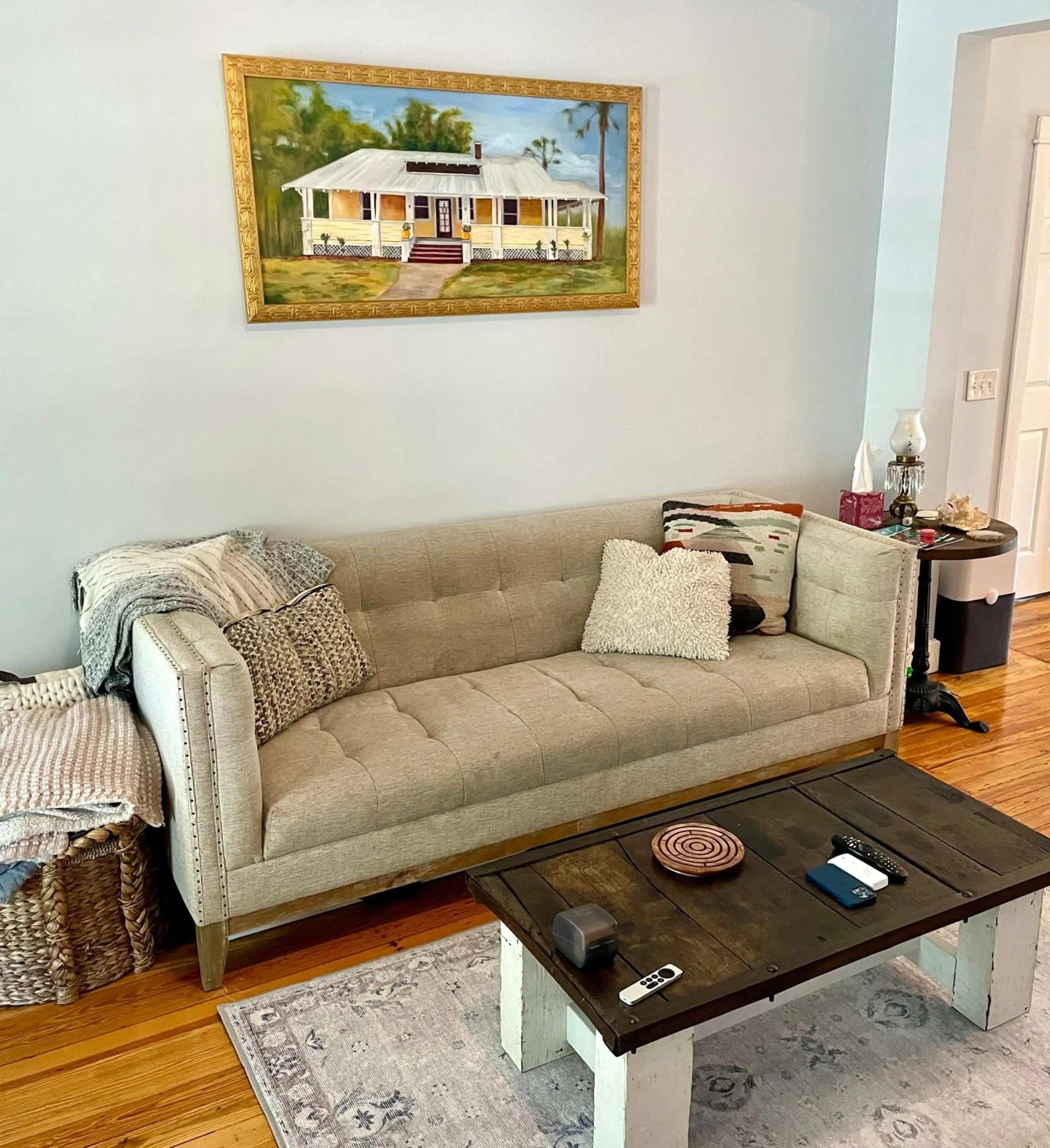 Communal lounge/ TV room in Tampa Heights Bungalow