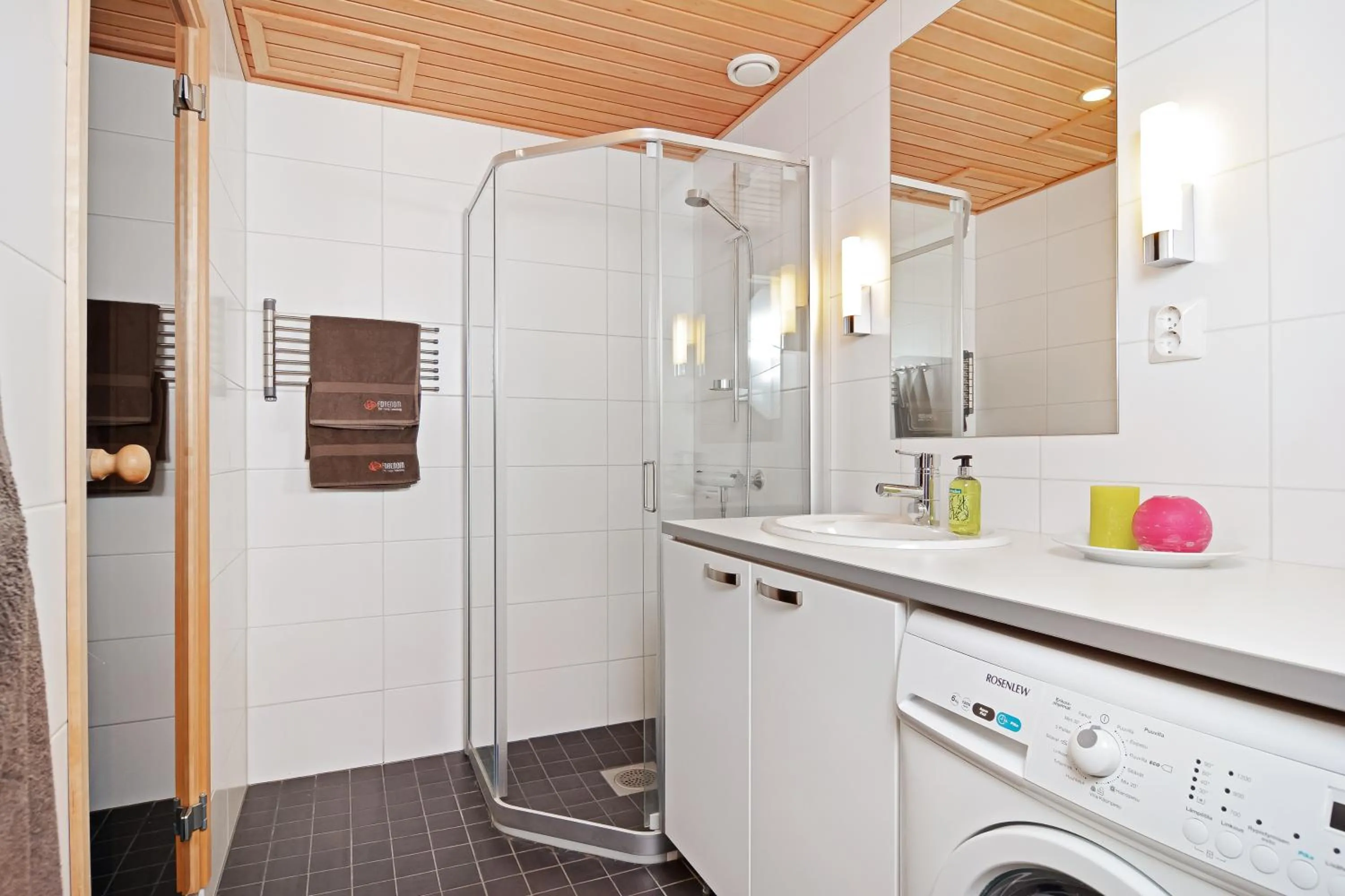 Shower in Forenom Serviced Apartments Tampere Pyynikki