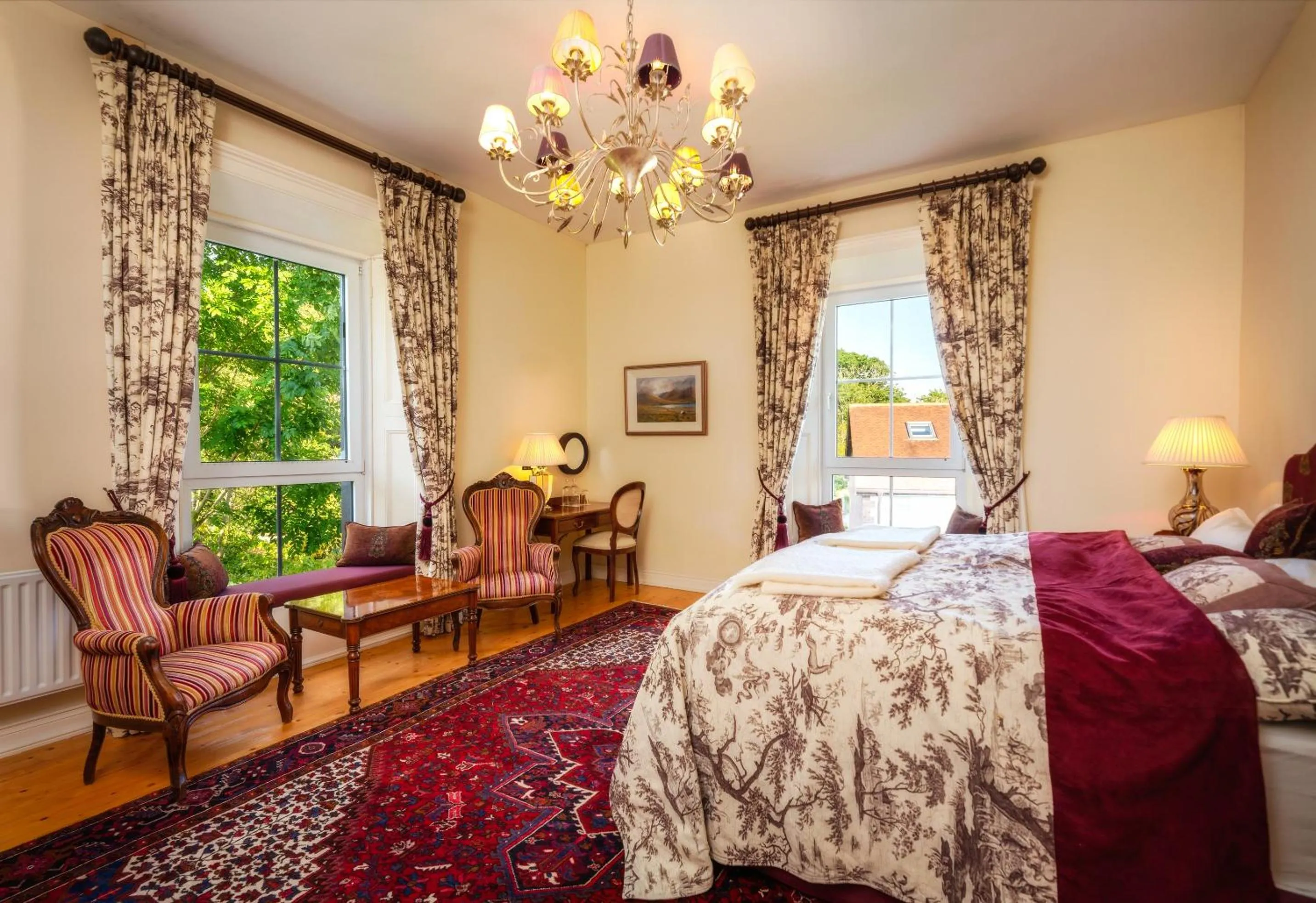 Photo of the whole room, Bed in Screebe House