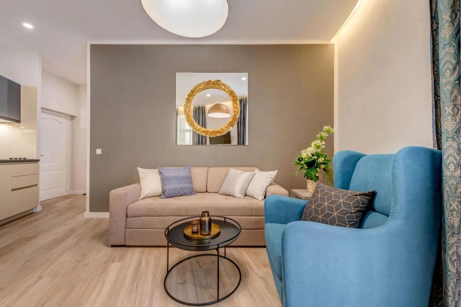 Royal Theatre Apartment