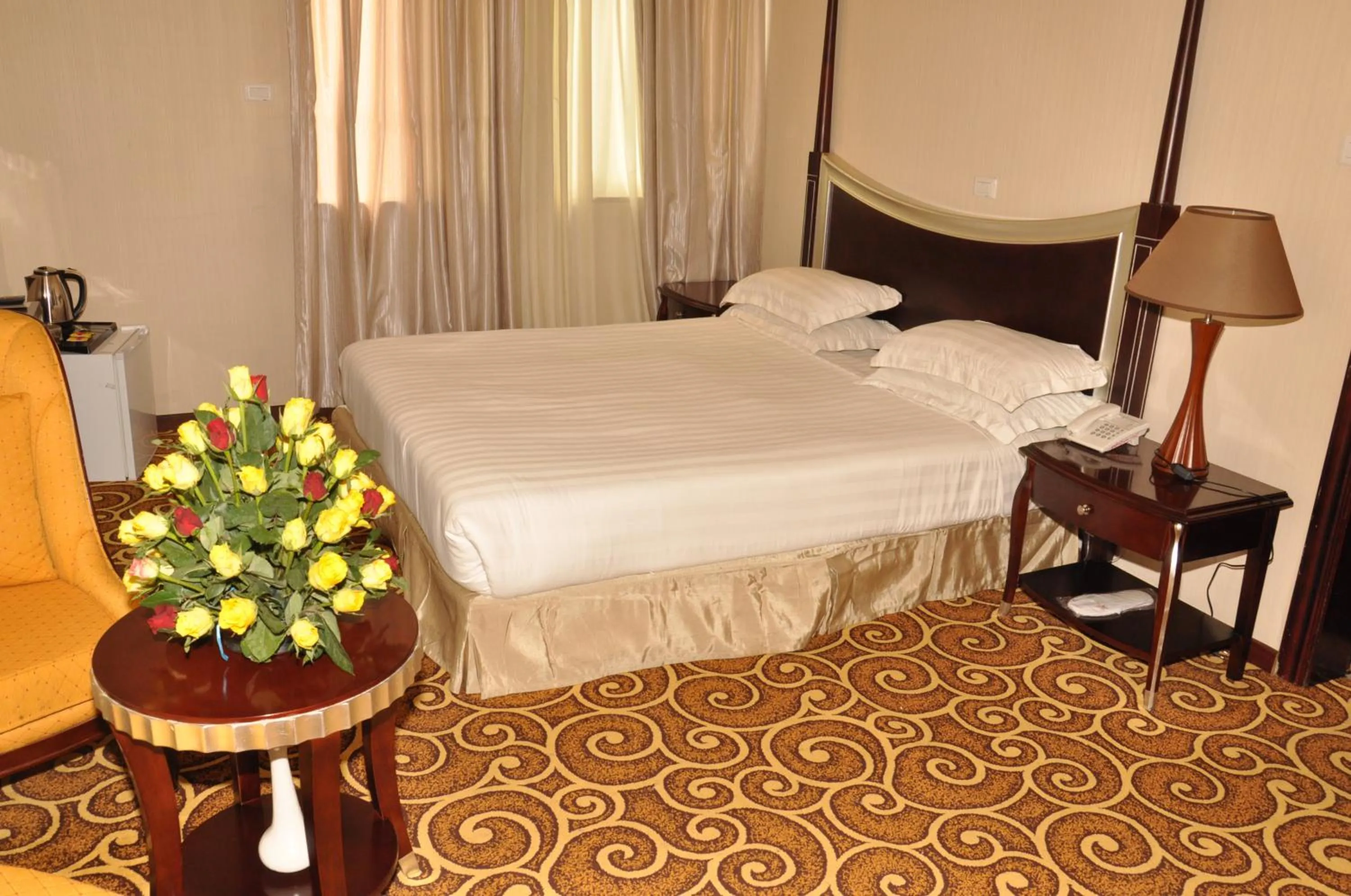 Bedroom, Bed in Ambassador Hotel