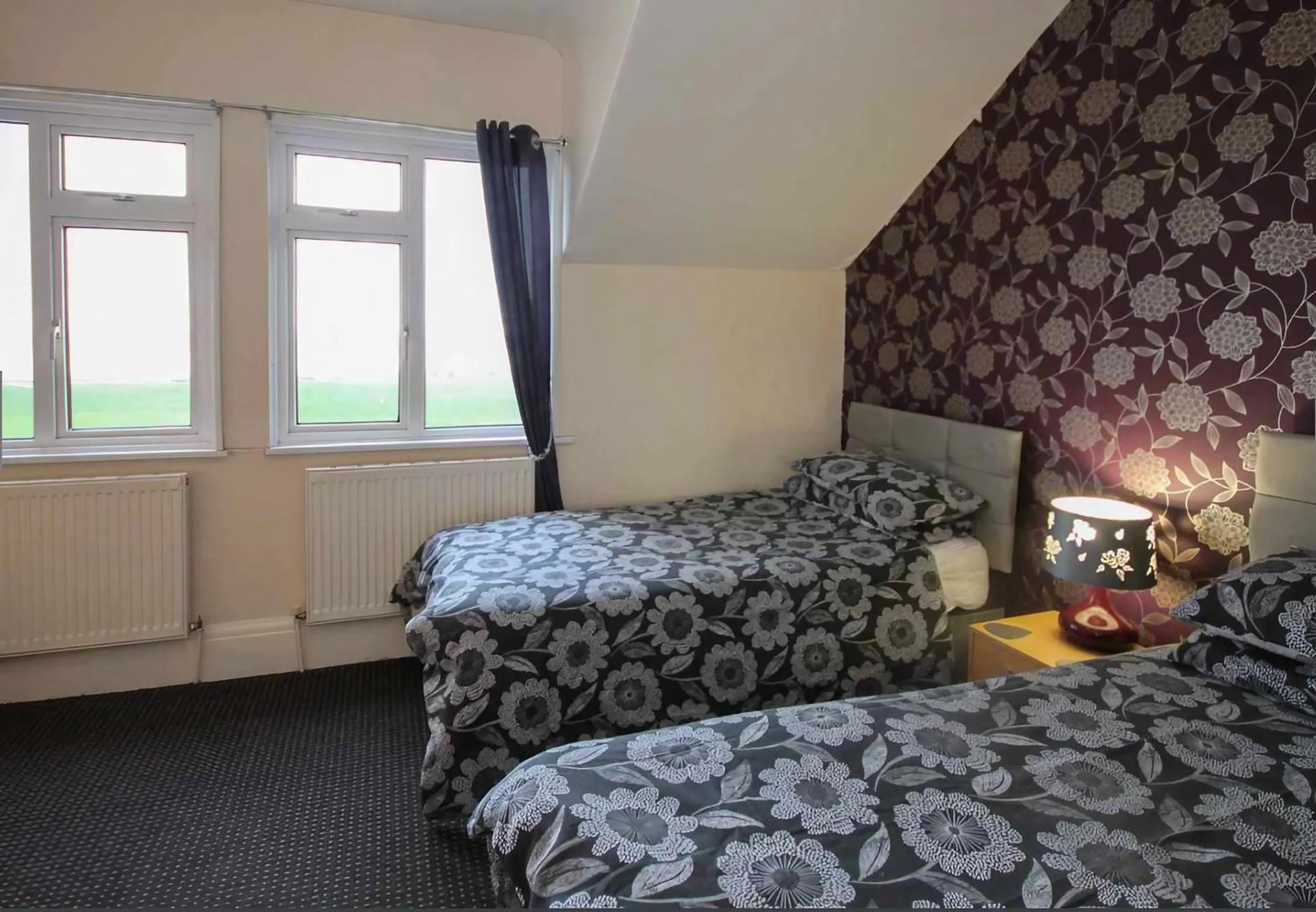 Bedroom, Bed in Cambria Hotel