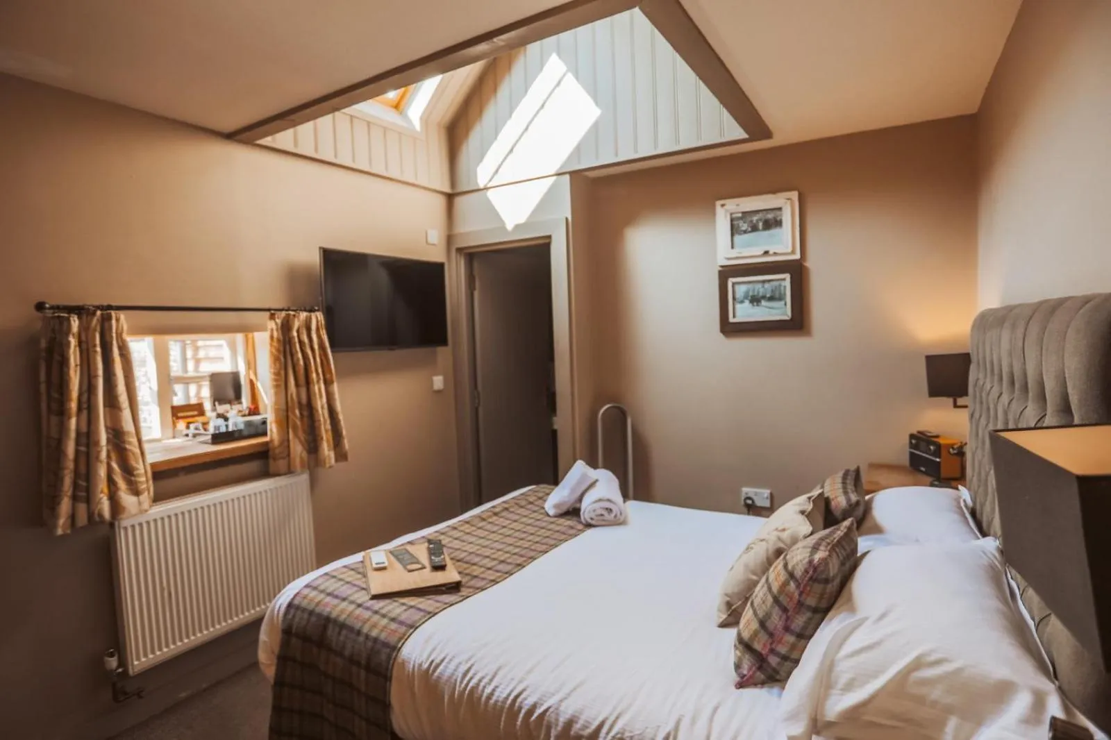 Bed in The White Hart, South Harting