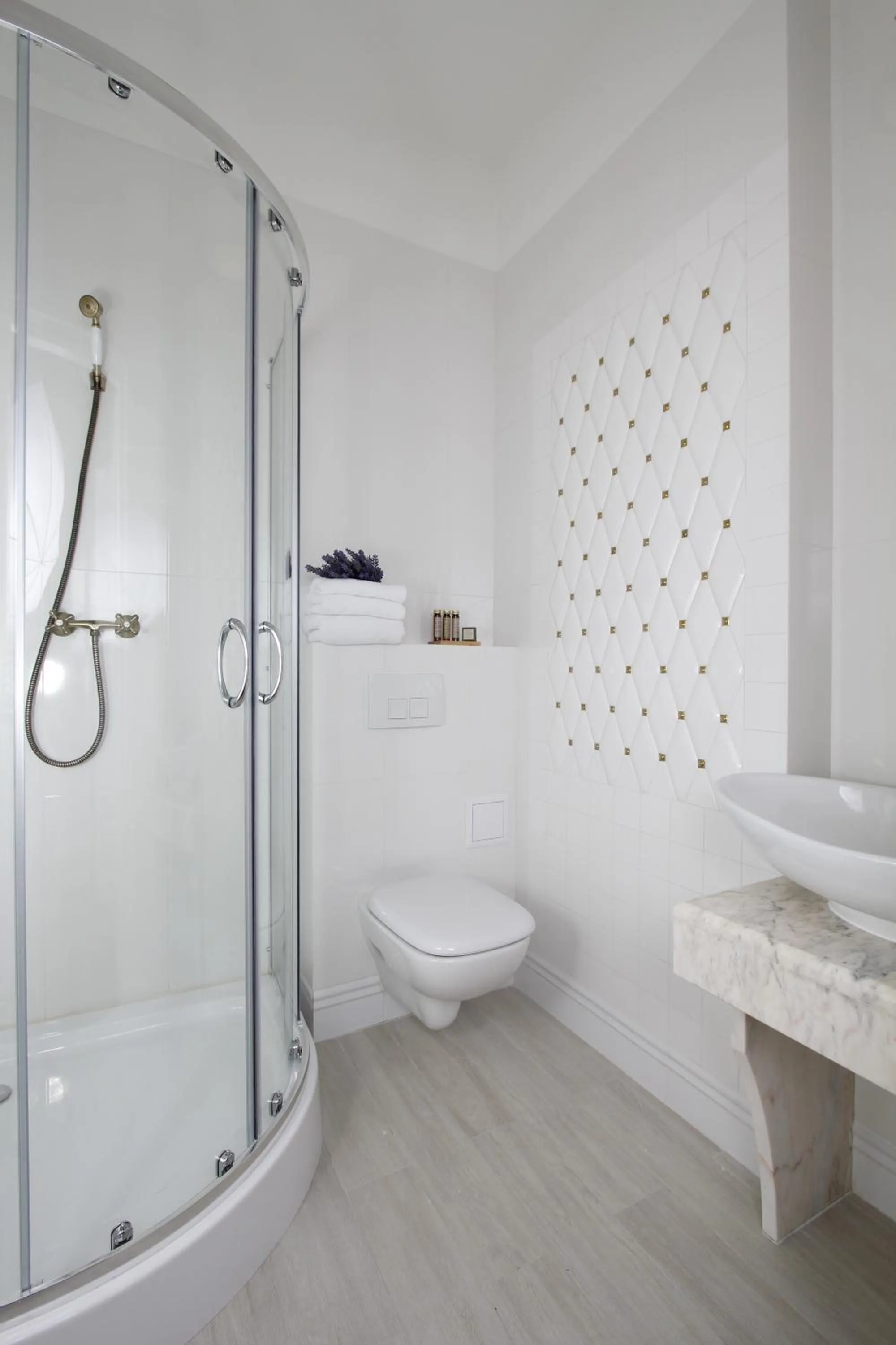 Bathroom in Lawendowy Dworek