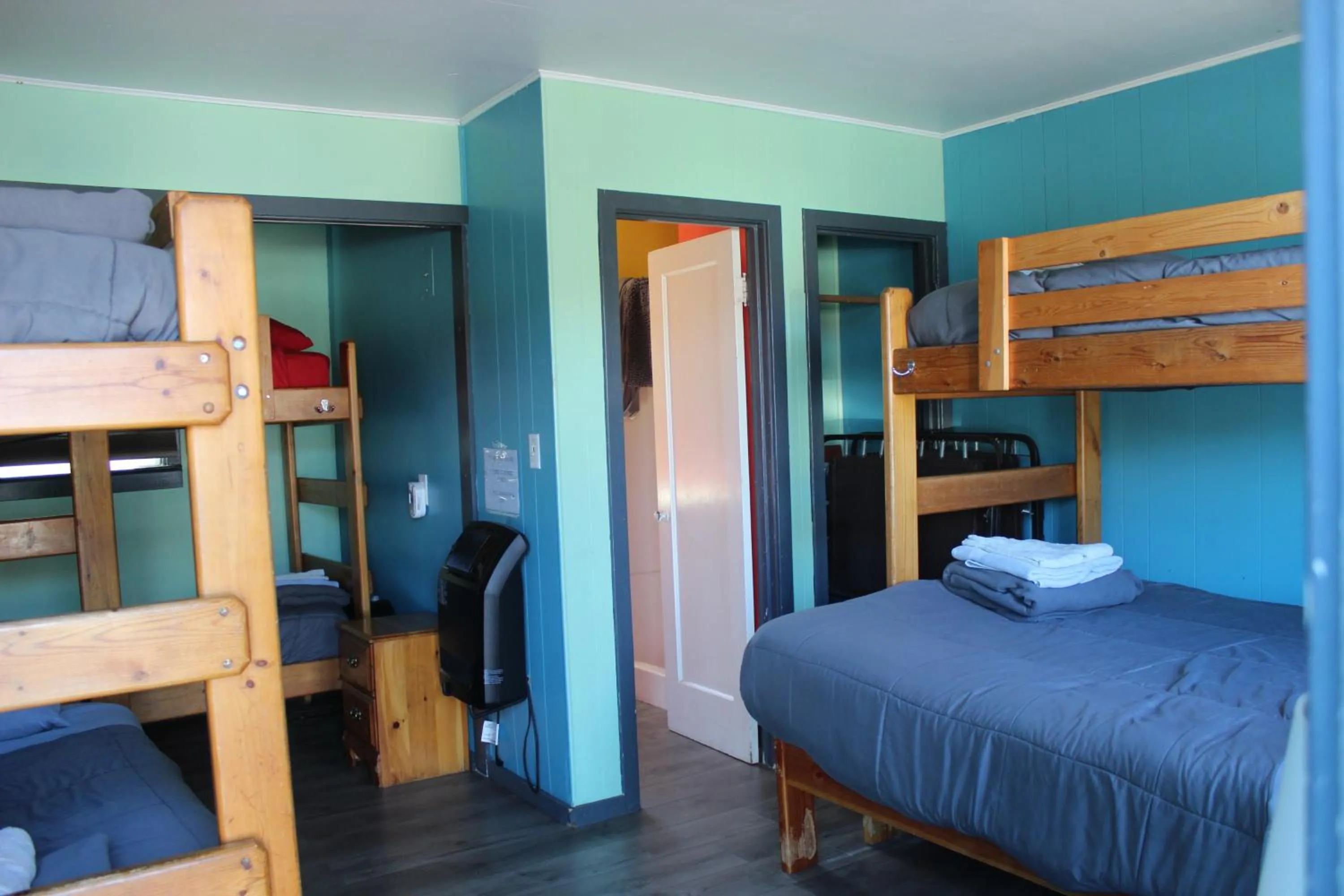 Photo of the whole room, Bed in Seaside International Hostel