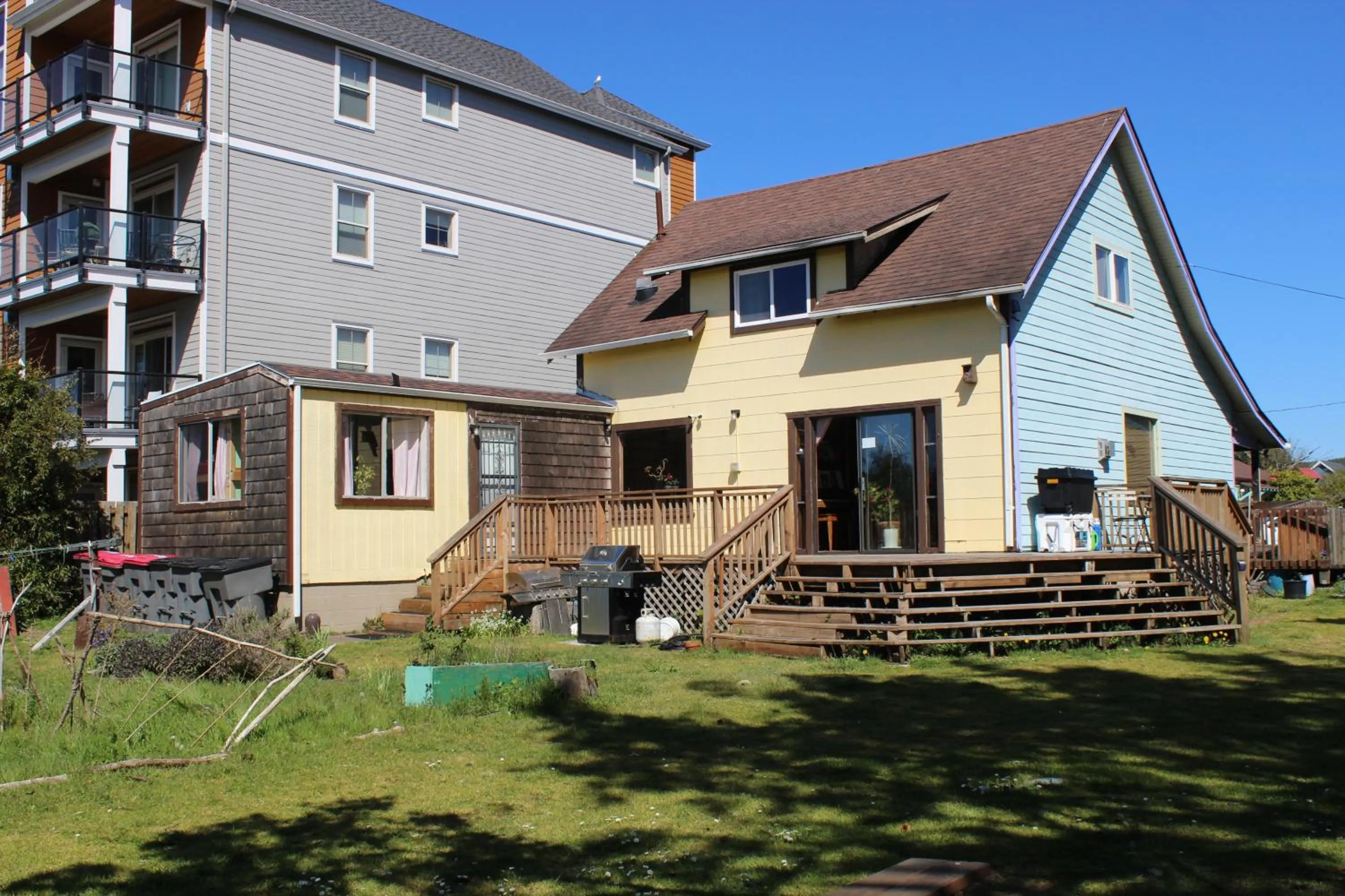 Property building in Seaside International Hostel