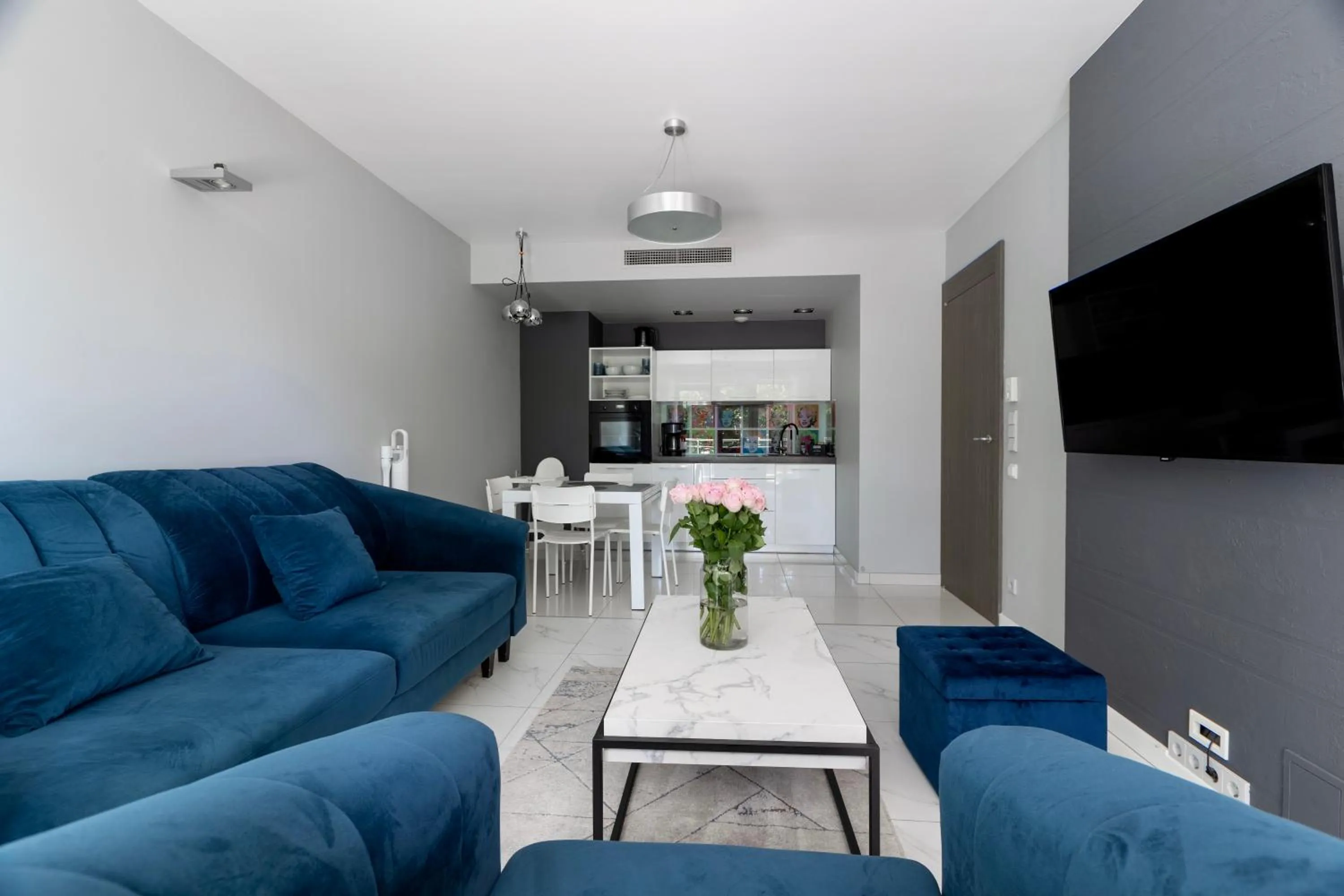 Apartament 208