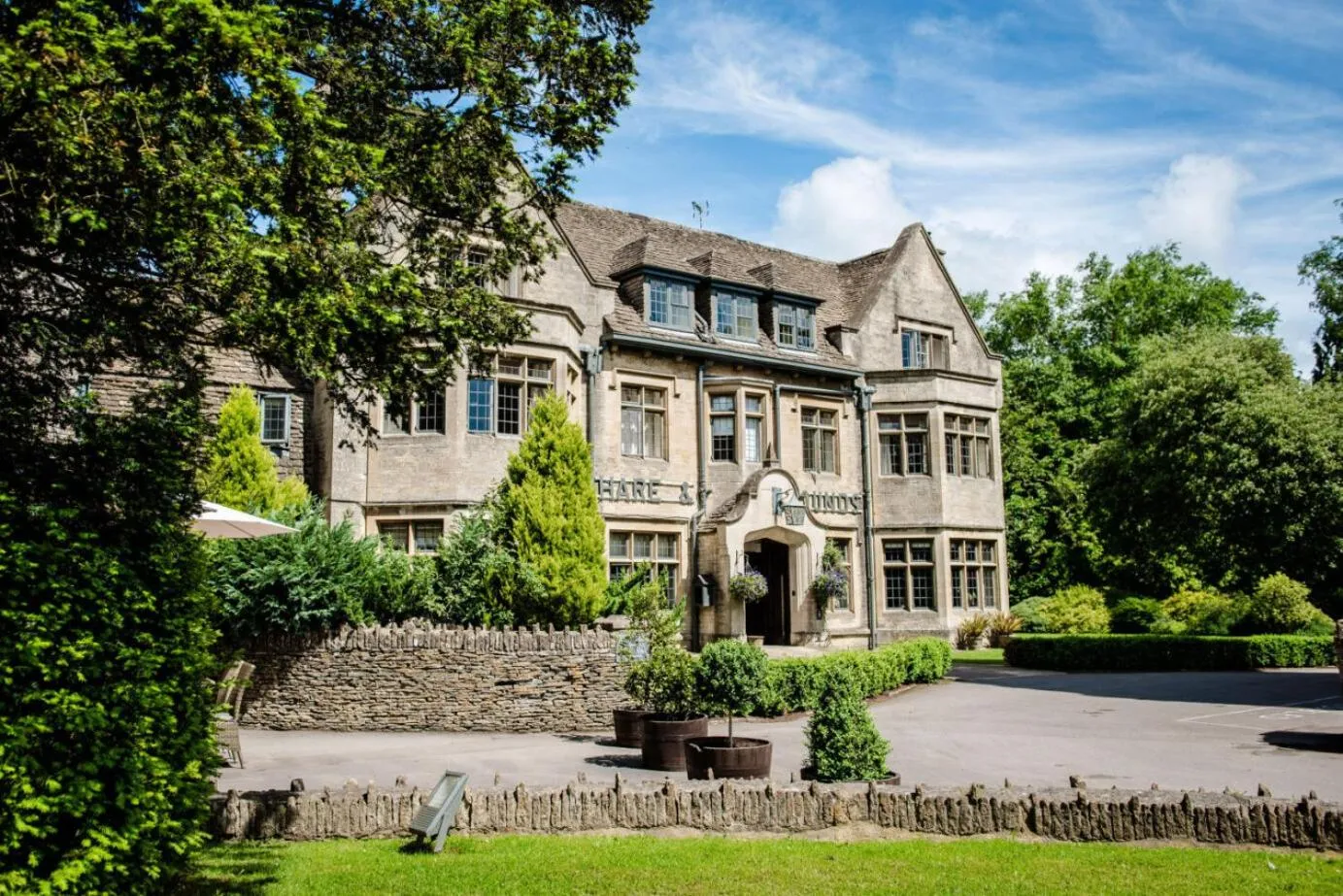 The Hare & Hounds Hotel