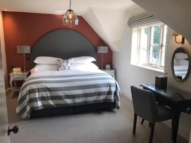 Bedroom, Bed in The Hare & Hounds Hotel